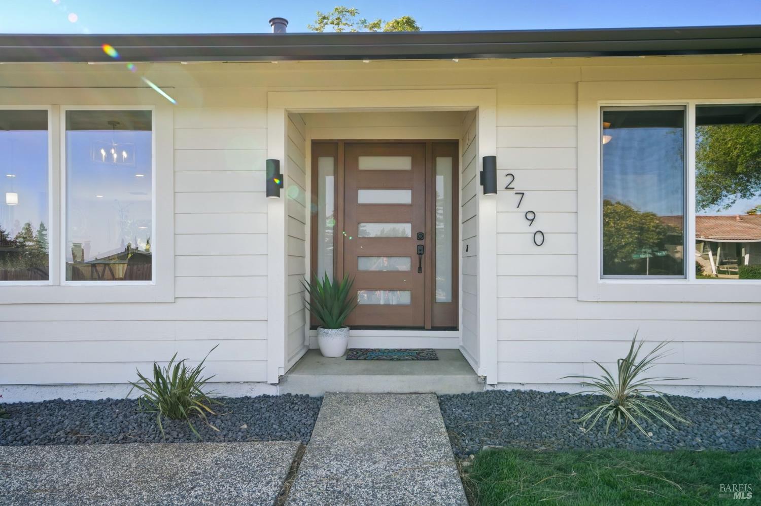 Detail Gallery Image 1 of 28 For 2790 Vista Grande Unkn, Fairfield,  CA 94534 - 3 Beds | 2 Baths