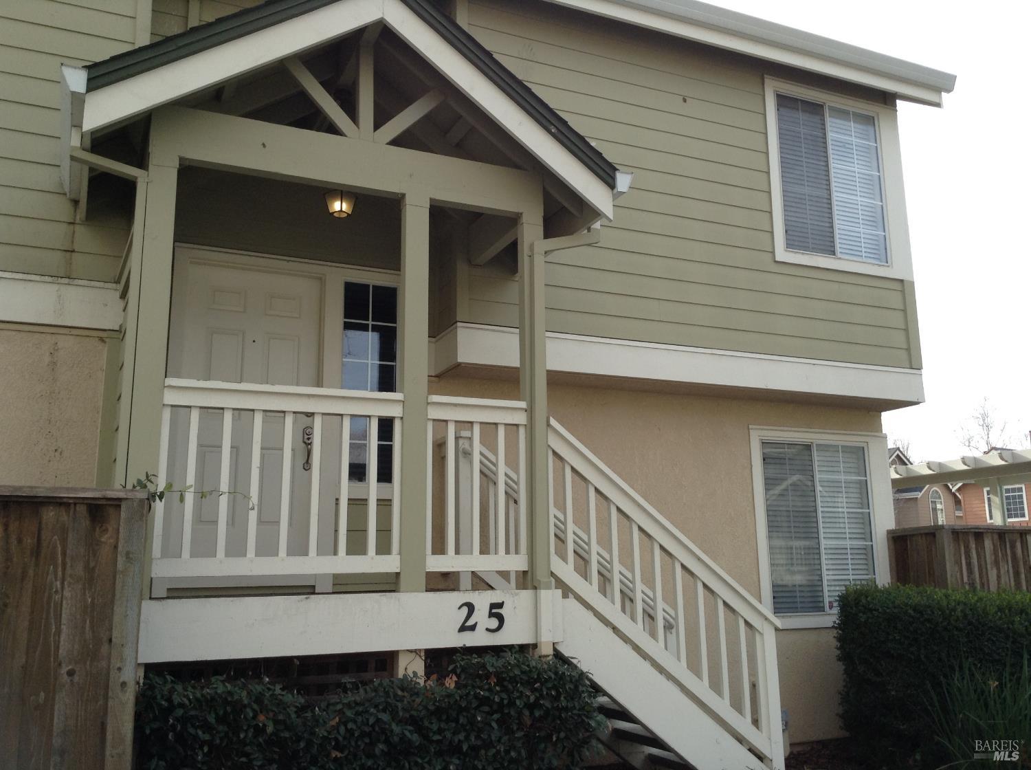 Detail Gallery Image 1 of 9 For 25 Manchester Ln, Fairfield,  CA 94533 - 2 Beds | 1/1 Baths