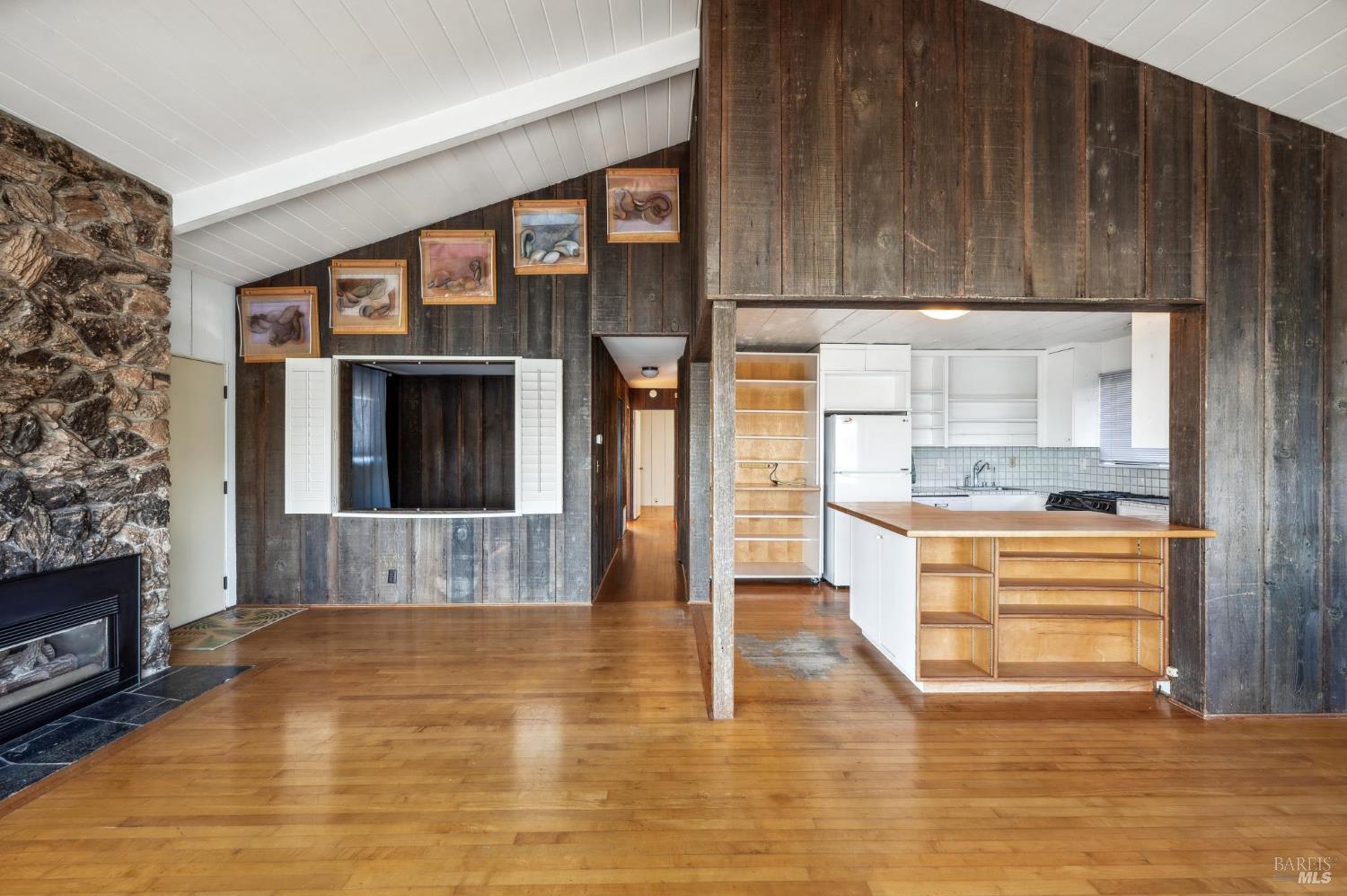 Detail Gallery Image 22 of 52 For 71 Crescente Ave, Bolinas,  CA 94924 - 3 Beds | 2 Baths