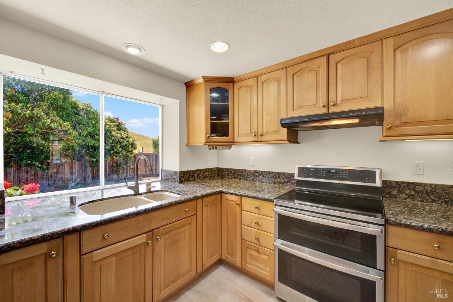Detail Gallery Image 22 of 80 For 3327 Colonial Ct, Fairfield,  CA 94534 - 4 Beds | 3 Baths