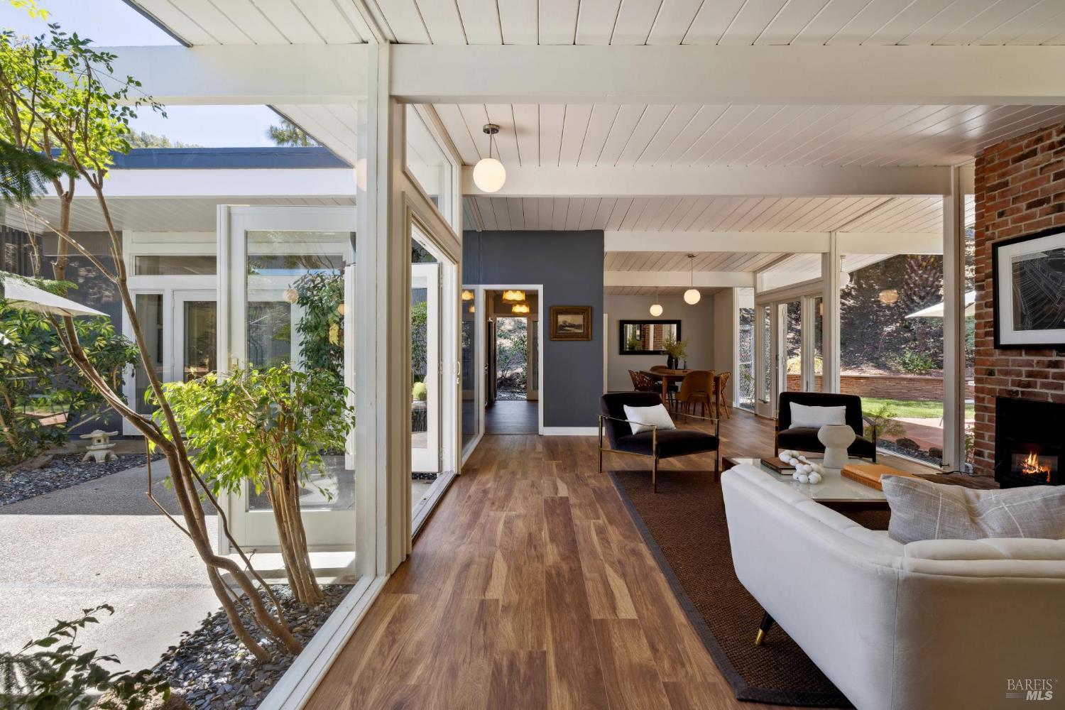 Detail Gallery Image 17 of 52 For 100 De La Guerra Rd, San Rafael,  CA 94903 - 4 Beds | 2 Baths