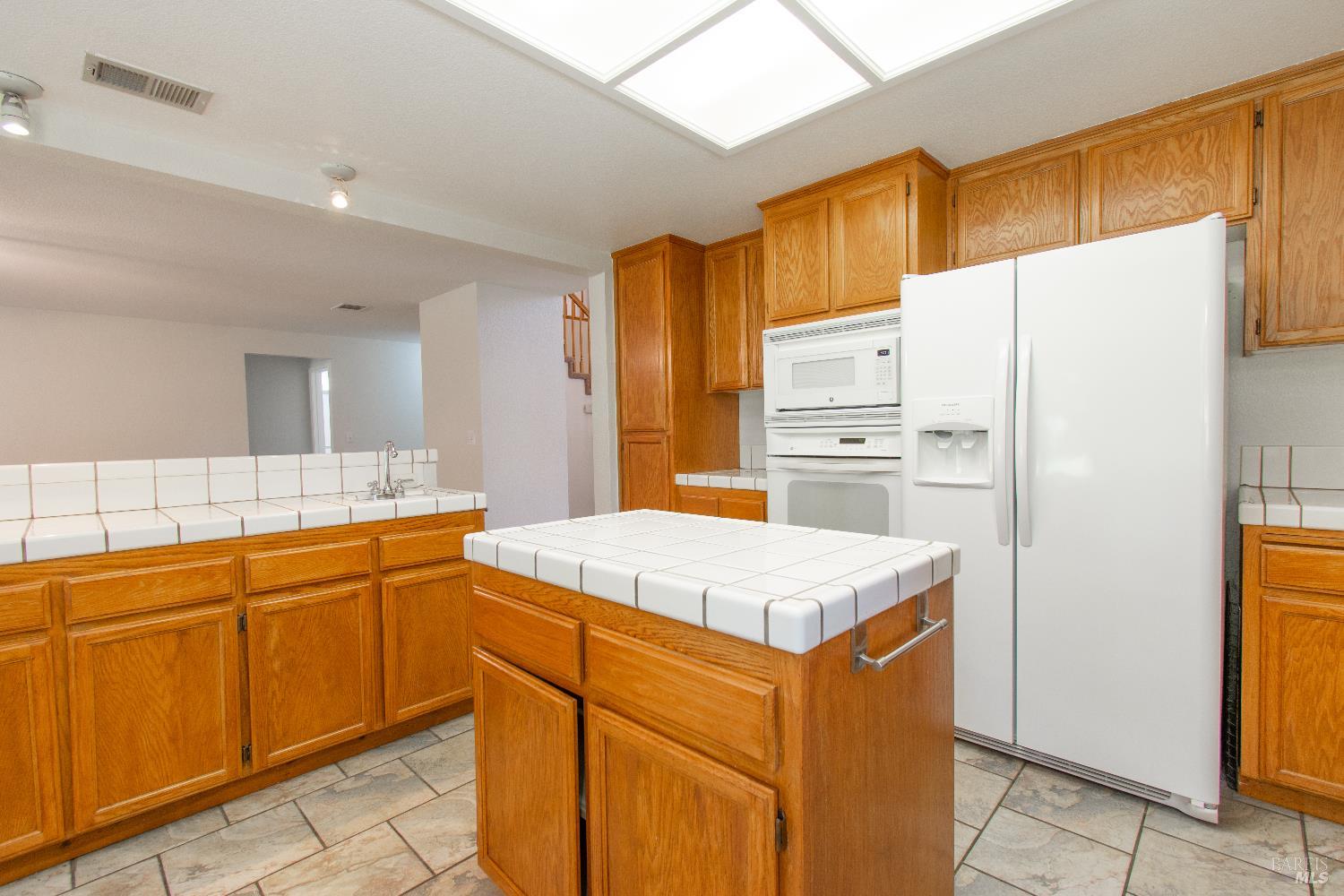 Detail Gallery Image 10 of 40 For 250 Carpenter Ct, Dixon,  CA 95620 - 5 Beds | 2/1 Baths