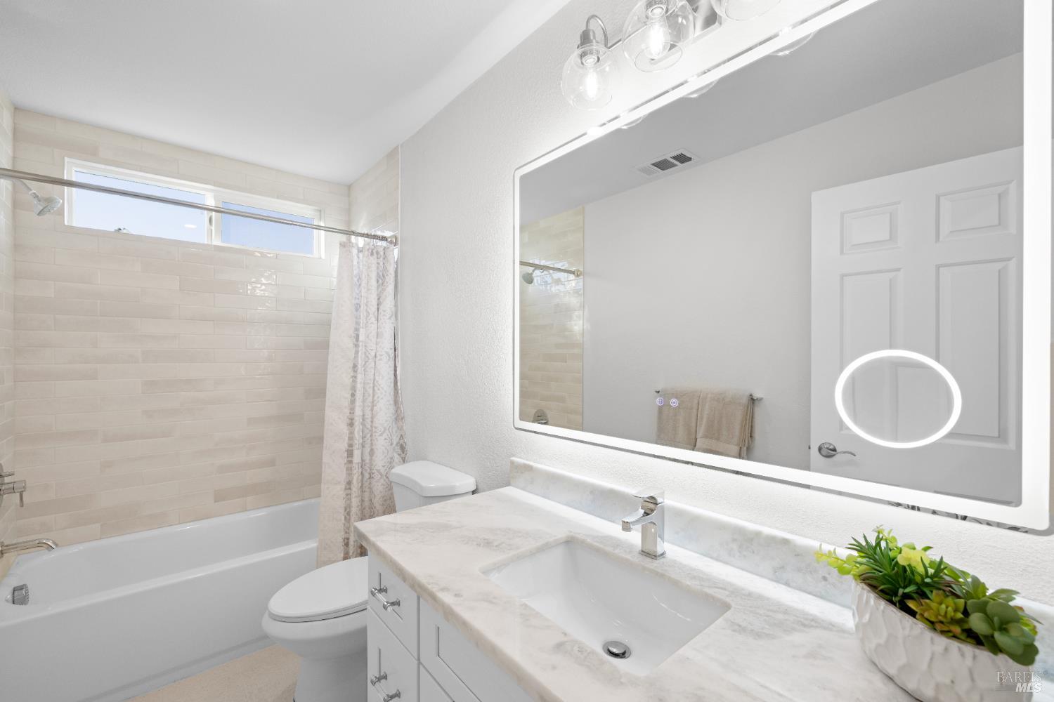 Detail Gallery Image 14 of 23 For 2410 Pinercrest Dr, Santa Rosa,  CA 95403 - 3 Beds | 2 Baths