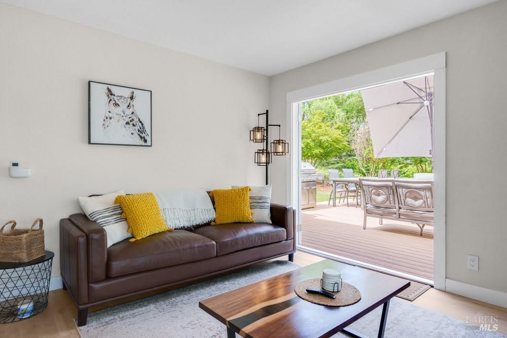 Detail Gallery Image 18 of 82 For 725 Lytton Station Rd, Healdsburg,  CA 95448 - – Beds | – Baths