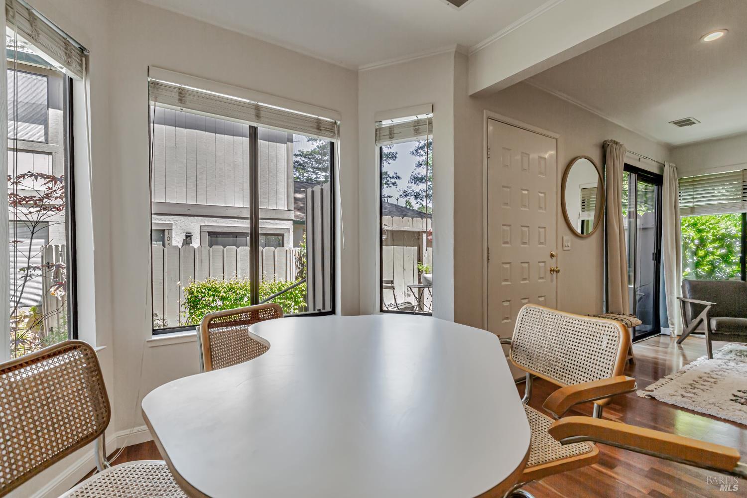 Detail Gallery Image 14 of 33 For 111 Cheda Ln, Novato,  CA 94947 - 2 Beds | 1 Baths