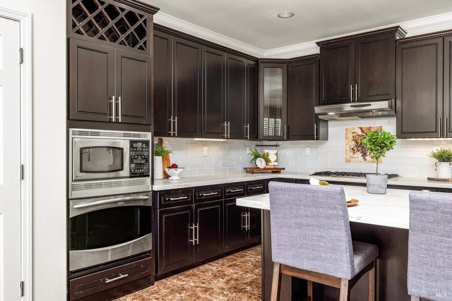 Detail Gallery Image 18 of 64 For 1101 Wildplum Ct, Vacaville,  CA 95687 - 6 Beds | 3 Baths