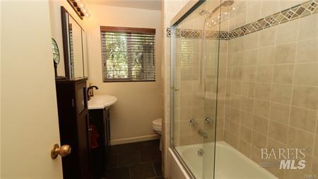 Detail Gallery Image 9 of 31 For 3781 Marin St, Clearlake,  CA 95422 - 3 Beds | 2 Baths