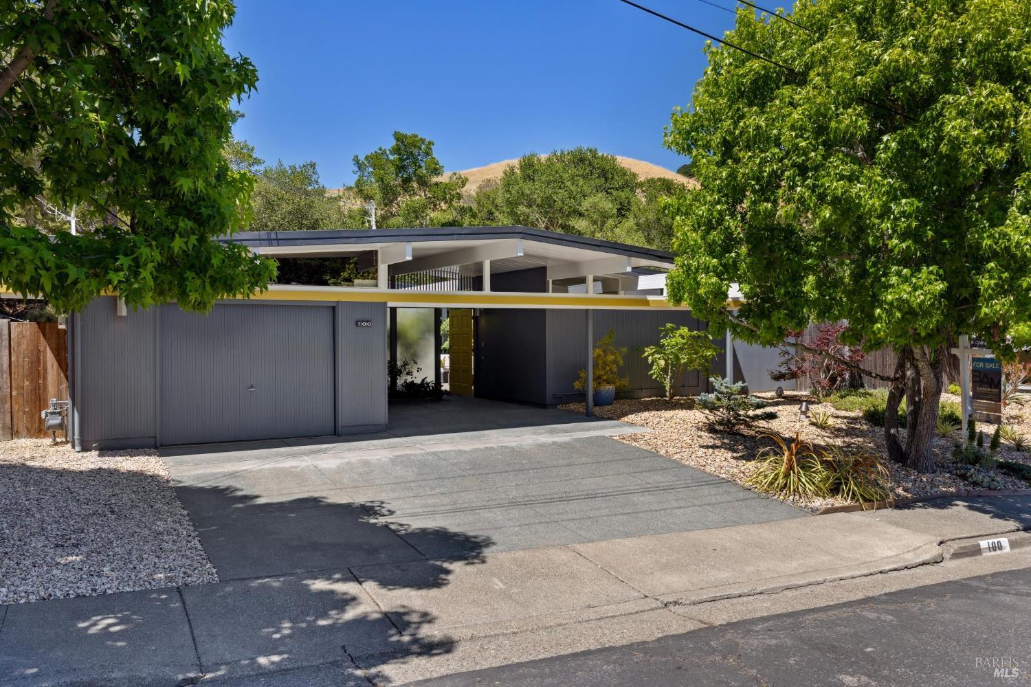 Detail Gallery Image 12 of 52 For 100 De La Guerra Rd, San Rafael,  CA 94903 - 4 Beds | 2 Baths