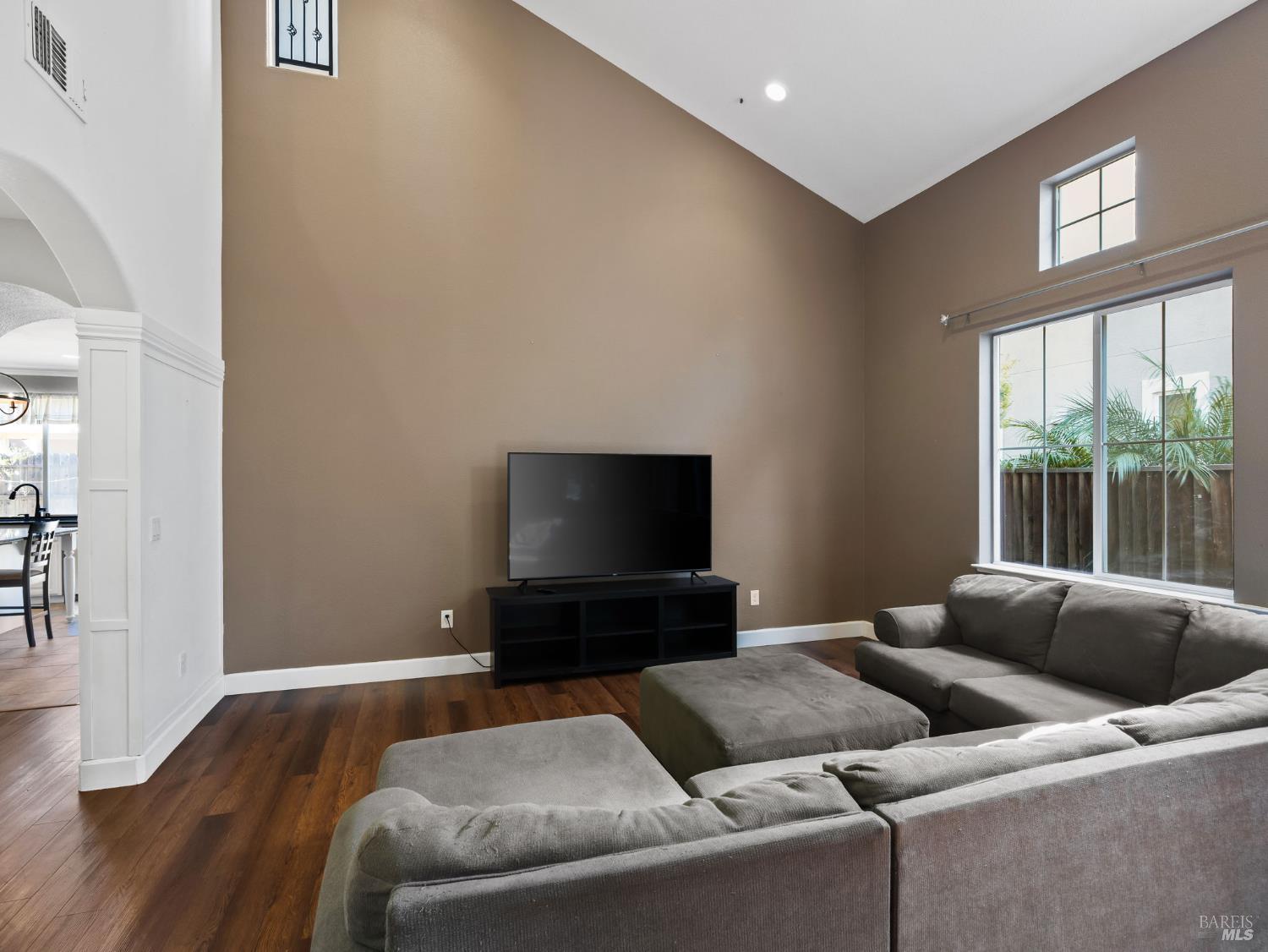 Detail Gallery Image 32 of 72 For 630 Purple Martin Dr, Vacaville,  CA 95687 - 5 Beds | 3/1 Baths
