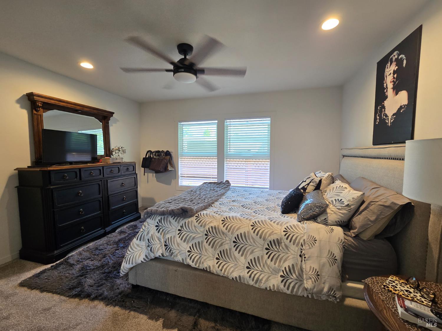 Detail Gallery Image 7 of 26 For 300 Stony Point Rd 403, Petaluma,  CA 94952 - 3 Beds | 2 Baths