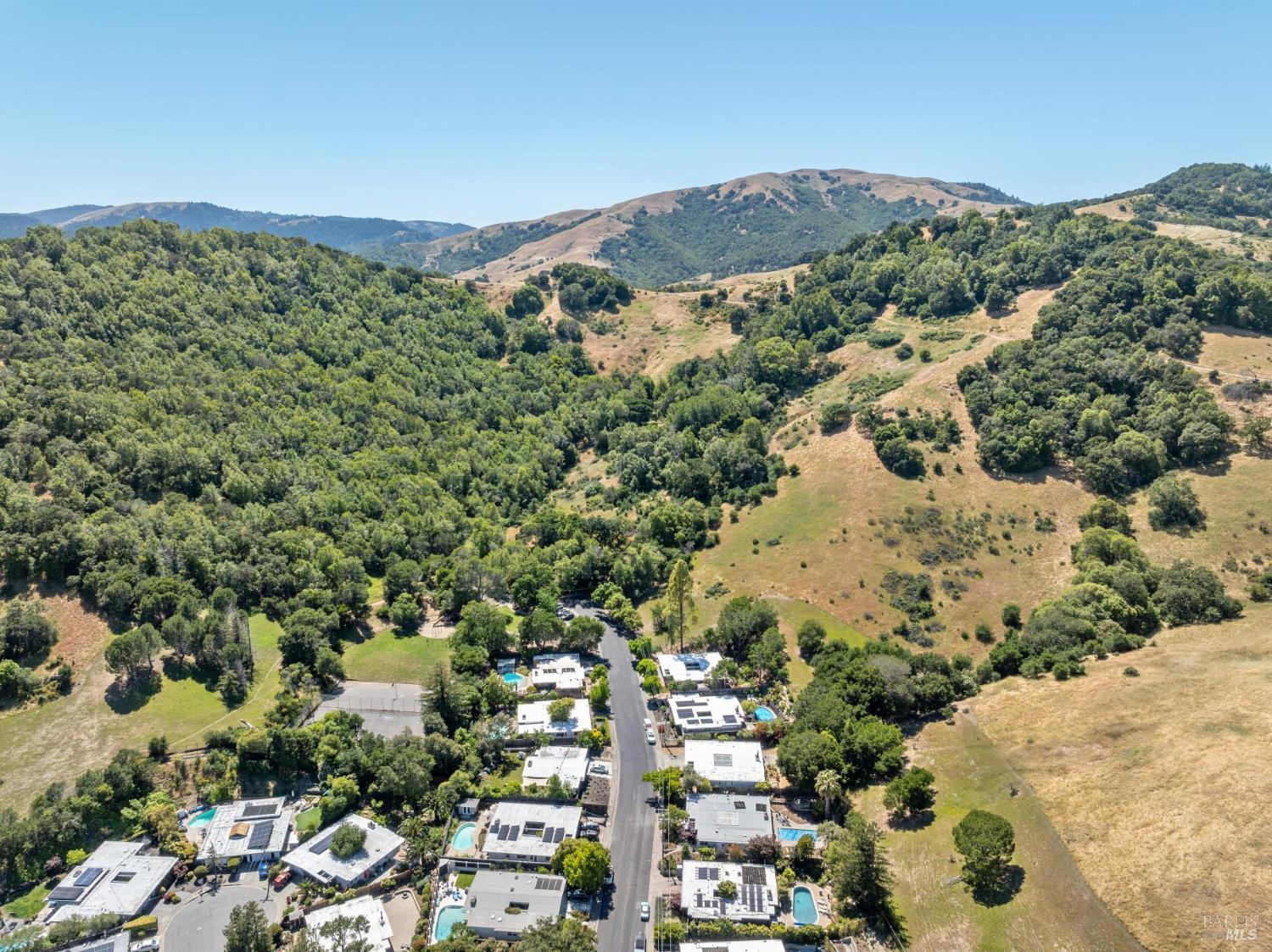 Detail Gallery Image 43 of 52 For 100 De La Guerra Rd, San Rafael,  CA 94903 - 4 Beds | 2 Baths