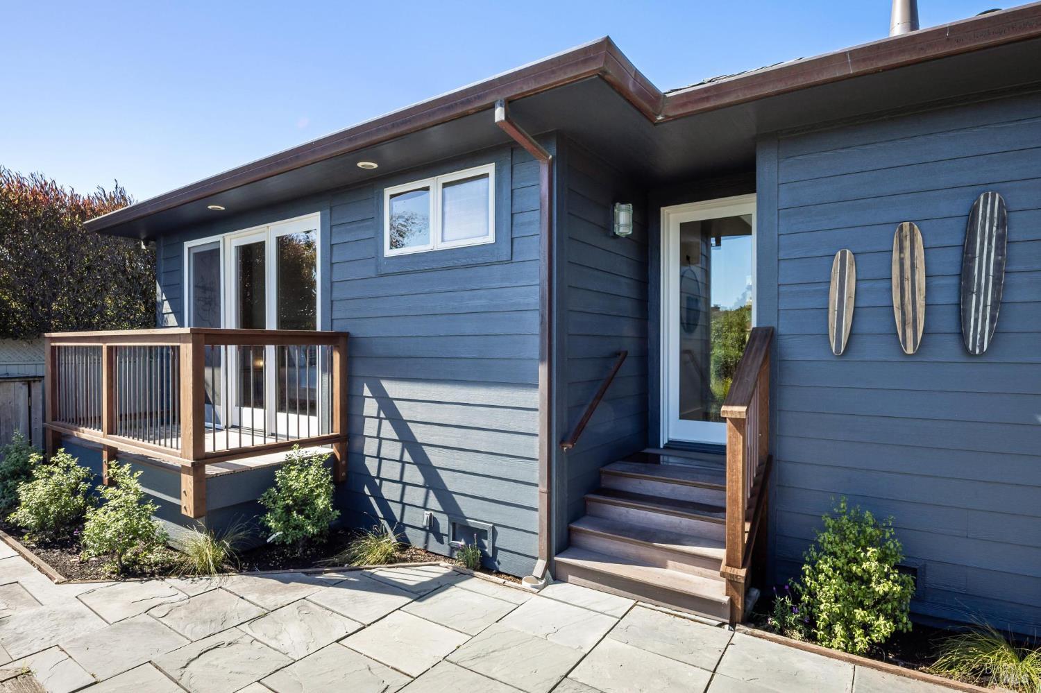 Detail Gallery Image 21 of 23 For 189 Seadrift Rd, Stinson Beach,  CA 94970 - 3 Beds | 3 Baths