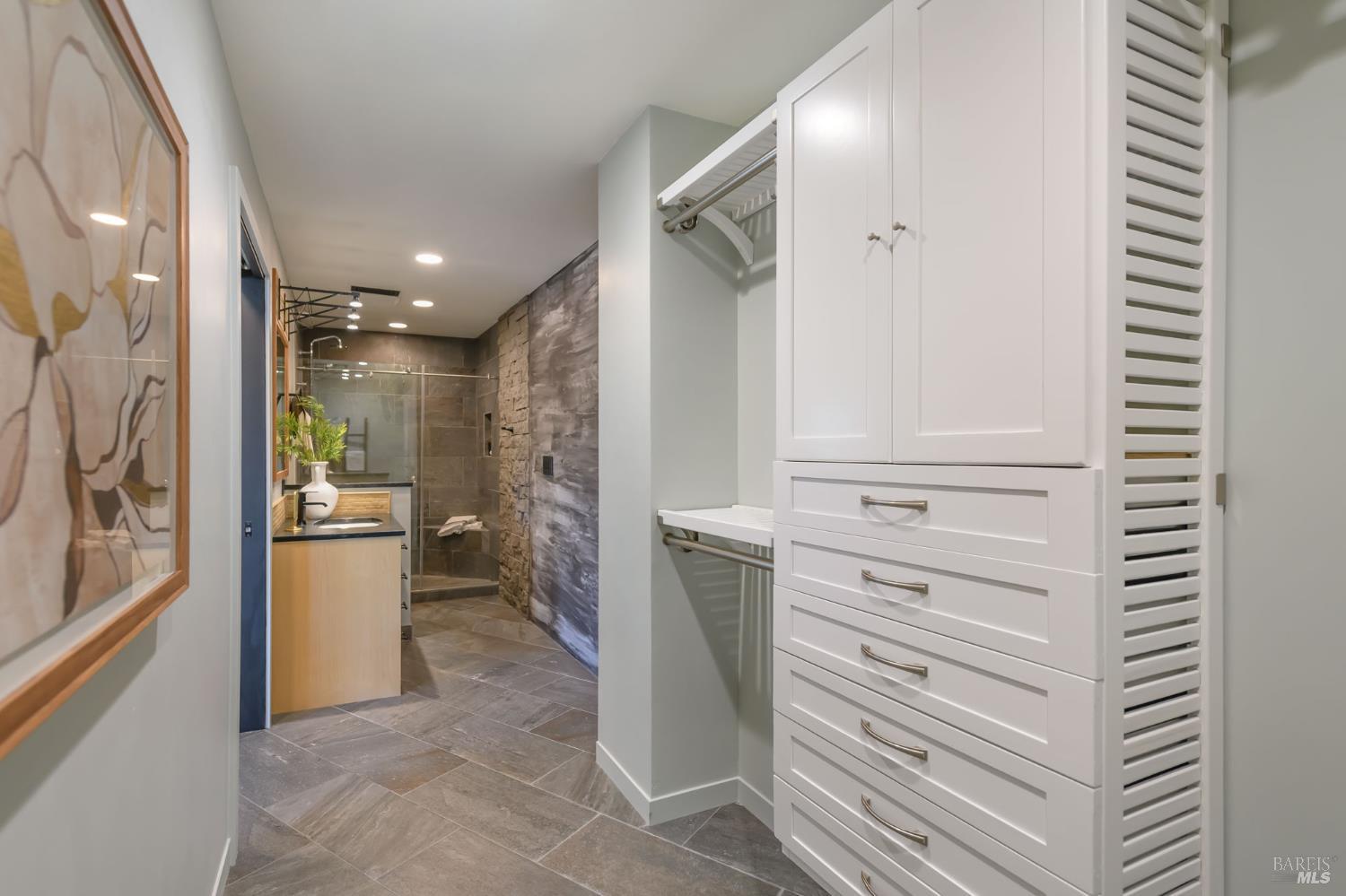 Detail Gallery Image 16 of 50 For 1721 Northstar Dr, Petaluma,  CA 94954 - 3 Beds | 2/1 Baths