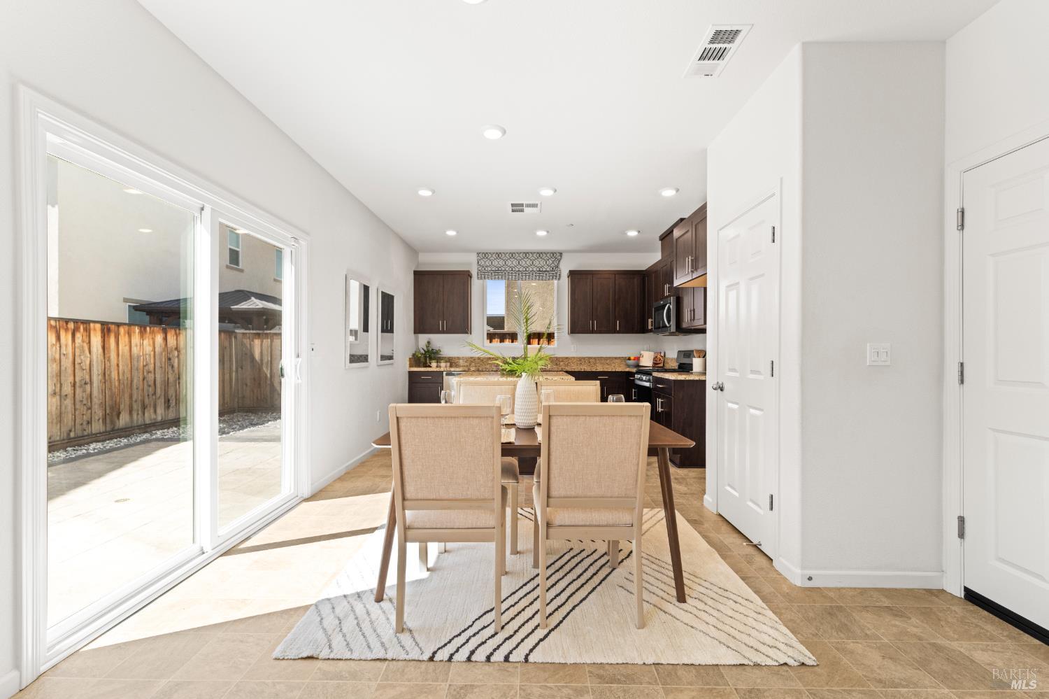 Detail Gallery Image 12 of 42 For 1365 Melvin Jordan Ln, Fairfield,  CA 94533 - 4 Beds | 2/1 Baths