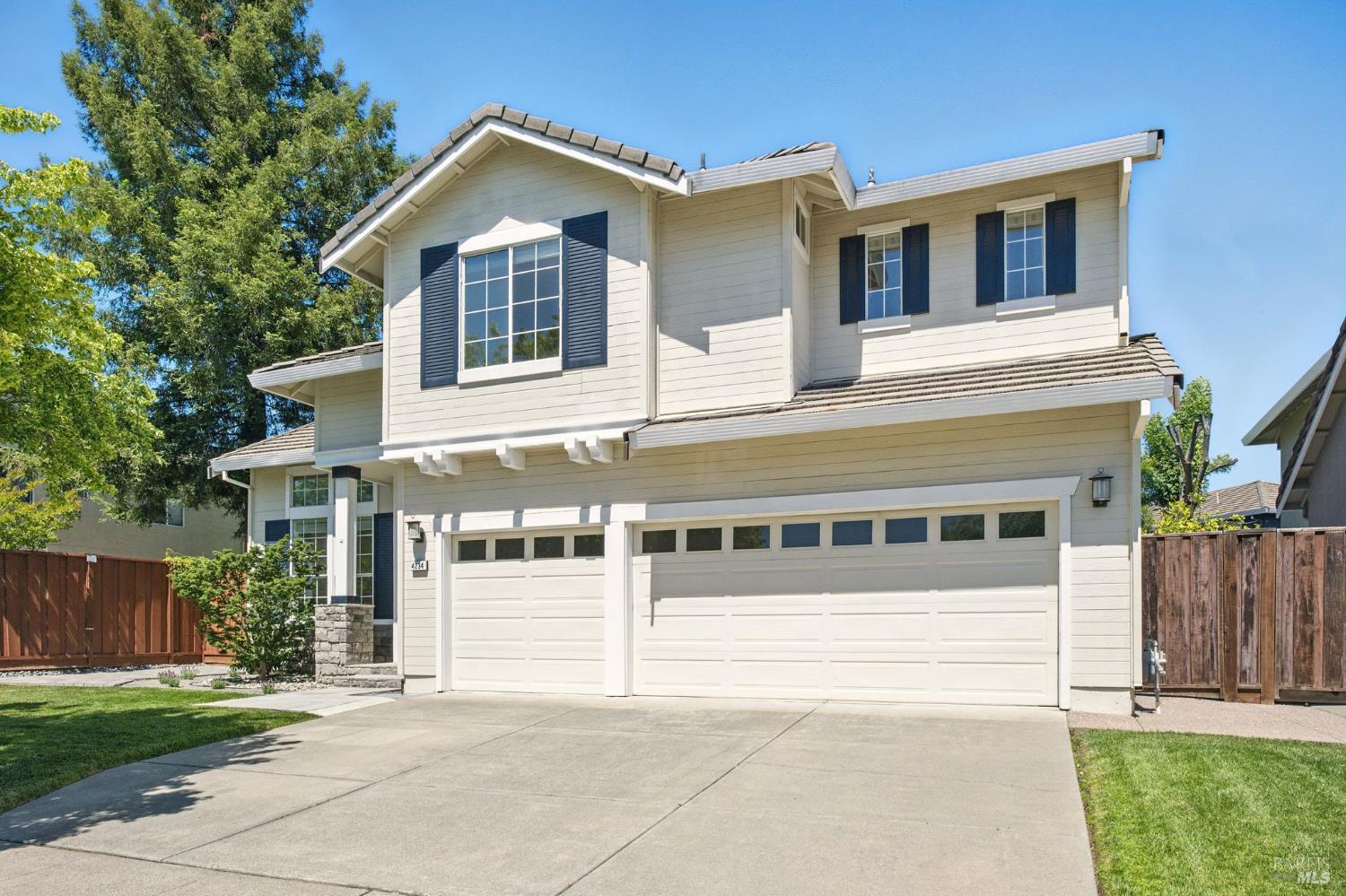 Detail Gallery Image 2 of 49 For 4234 Kingsford Dr, Napa,  CA 94558 - 4 Beds | 2/1 Baths
