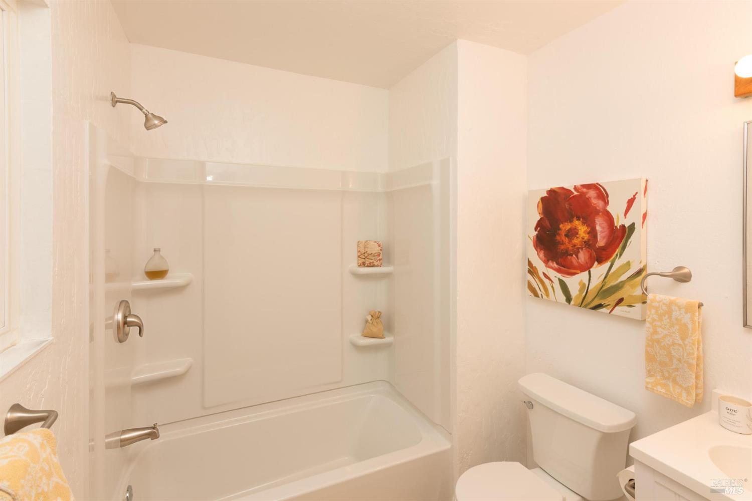 Detail Gallery Image 21 of 24 For 556 Baron Dr, Rohnert Park,  CA 94928 - 4 Beds | 2 Baths