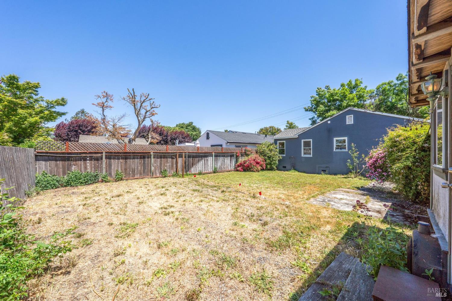 Detail Gallery Image 32 of 33 For 608 Mountain View Ave, Petaluma,  CA 94952 - 2 Beds | 1 Baths