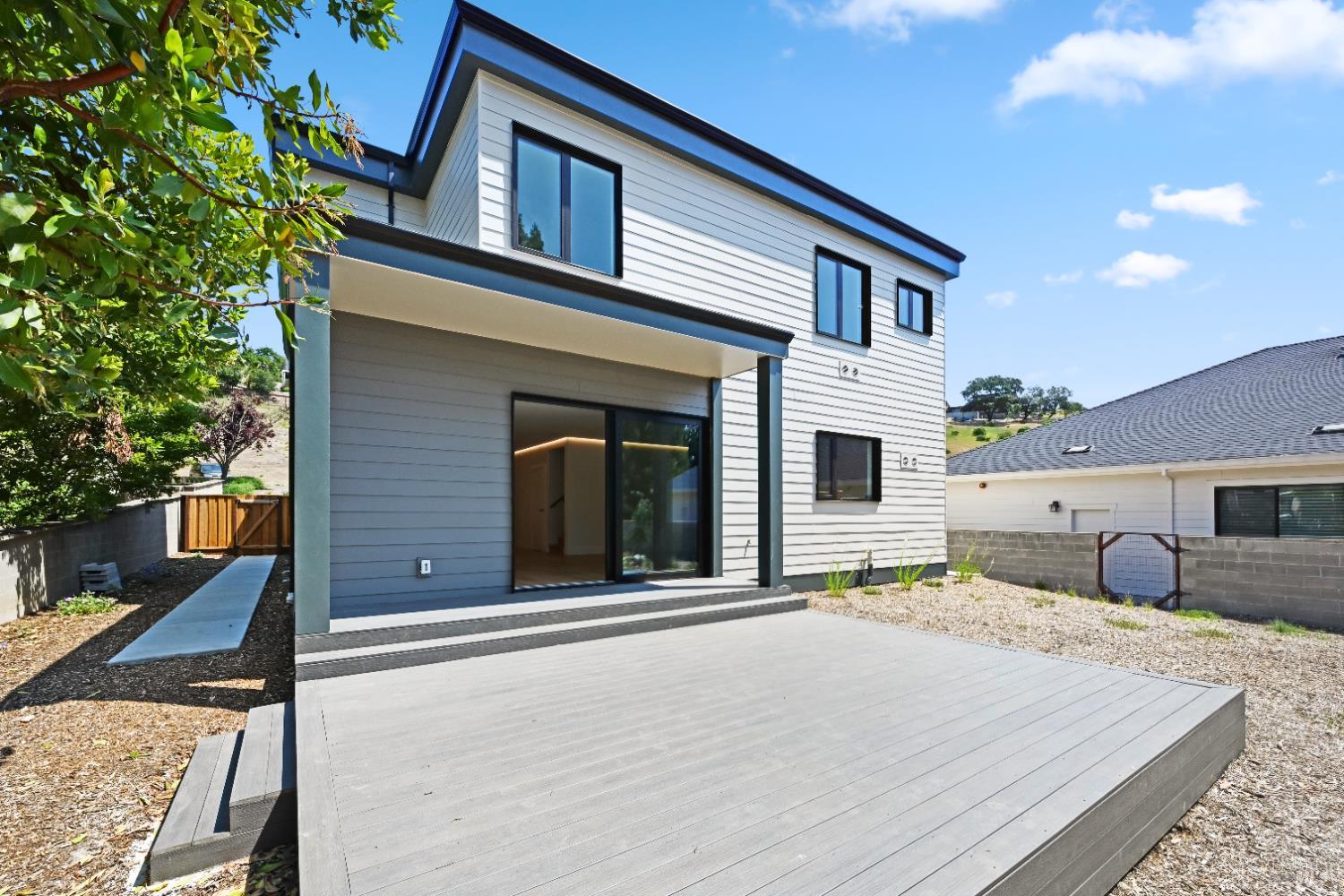 Detail Gallery Image 29 of 56 For 4966 Lakepointe Cir, Santa Rosa,  CA 95403 - 5 Beds | 3/1 Baths