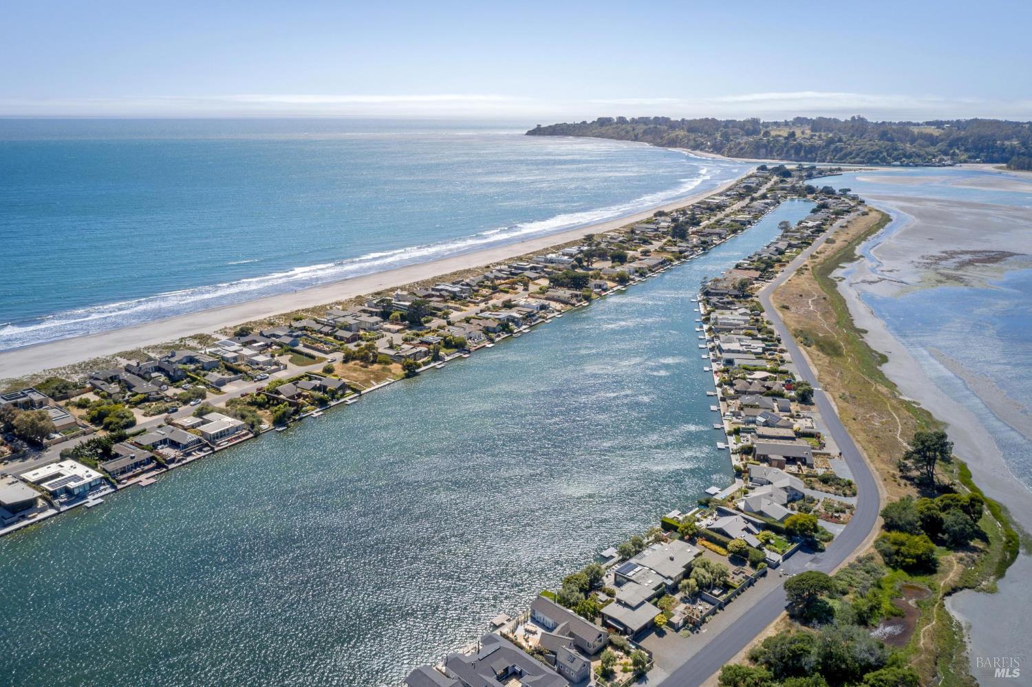 Detail Gallery Image 22 of 23 For 189 Seadrift Rd, Stinson Beach,  CA 94970 - 3 Beds | 3 Baths