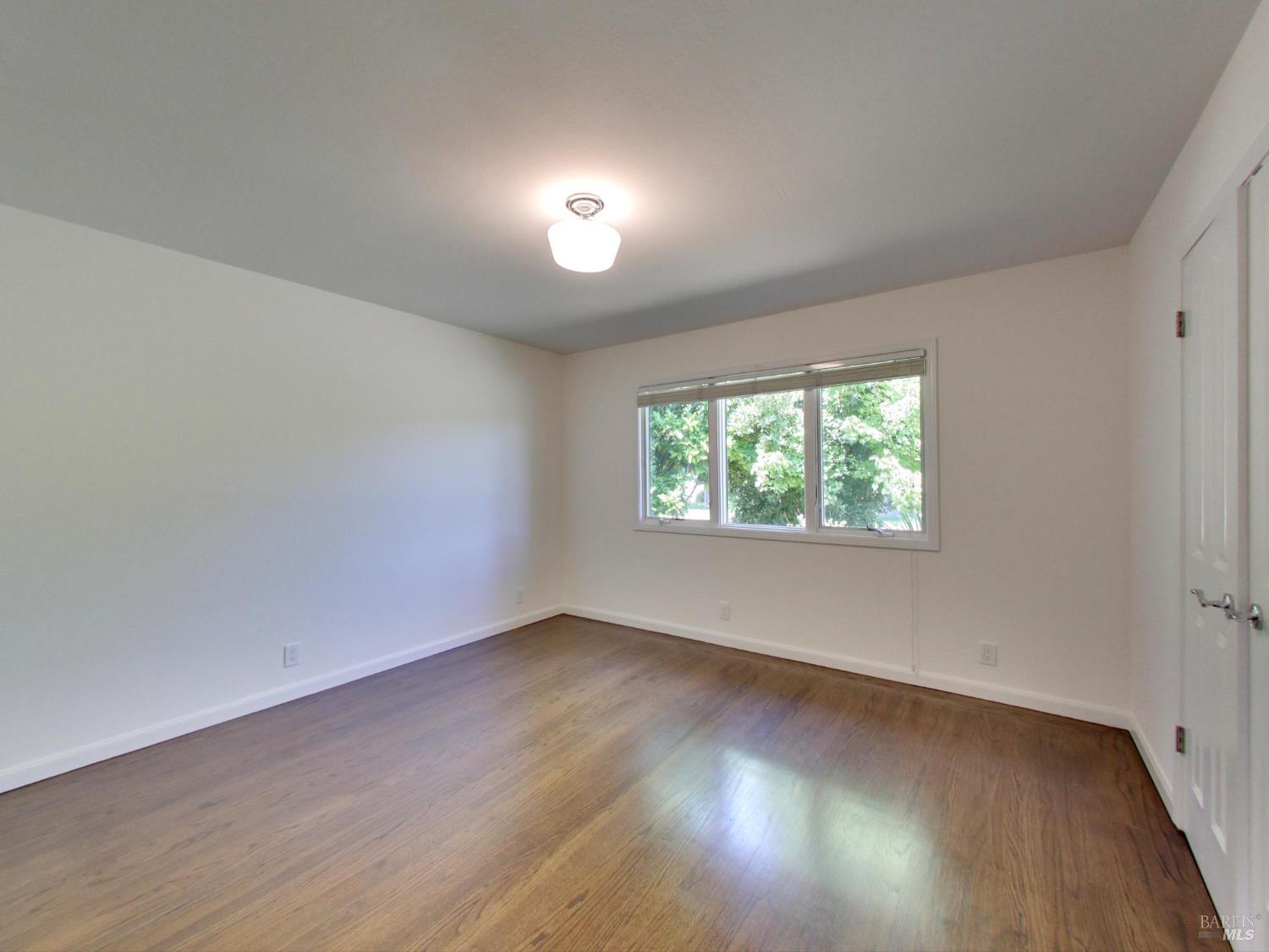 Detail Gallery Image 17 of 36 For 19 Dartmouth Dr, Larkspur,  CA 94939 - 3 Beds | 2 Baths