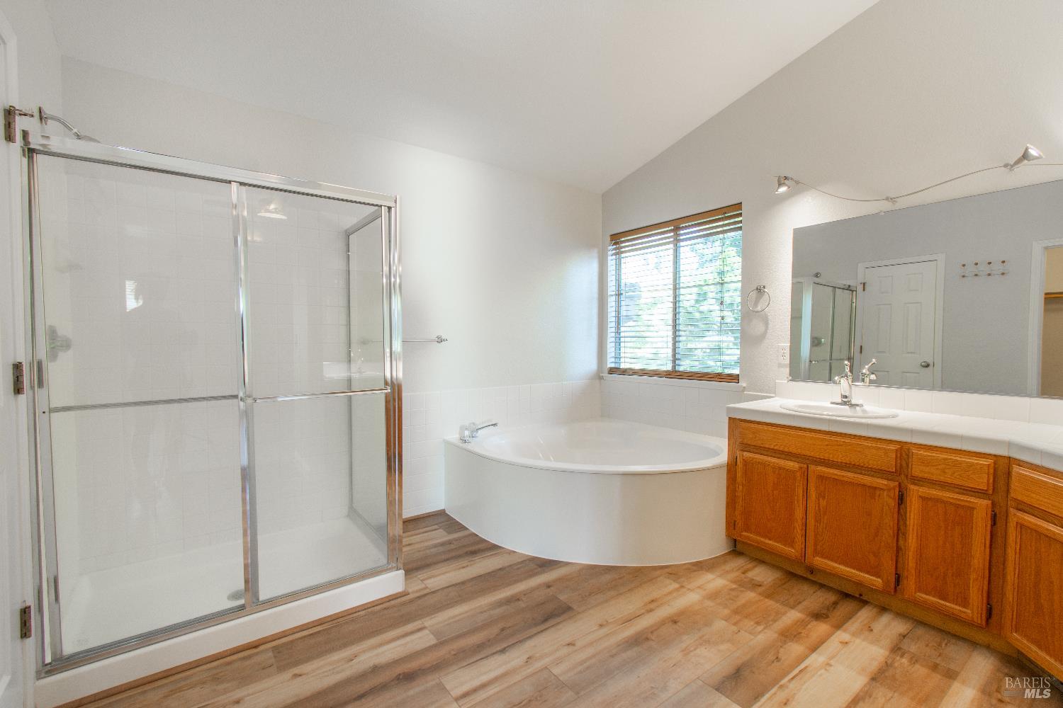 Detail Gallery Image 28 of 40 For 250 Carpenter Ct, Dixon,  CA 95620 - 5 Beds | 2/1 Baths