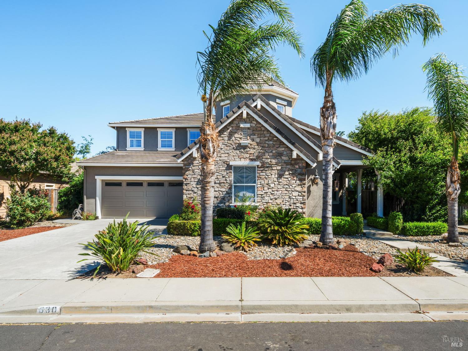 Detail Gallery Image 2 of 72 For 630 Purple Martin Dr, Vacaville,  CA 95687 - 5 Beds | 3/1 Baths