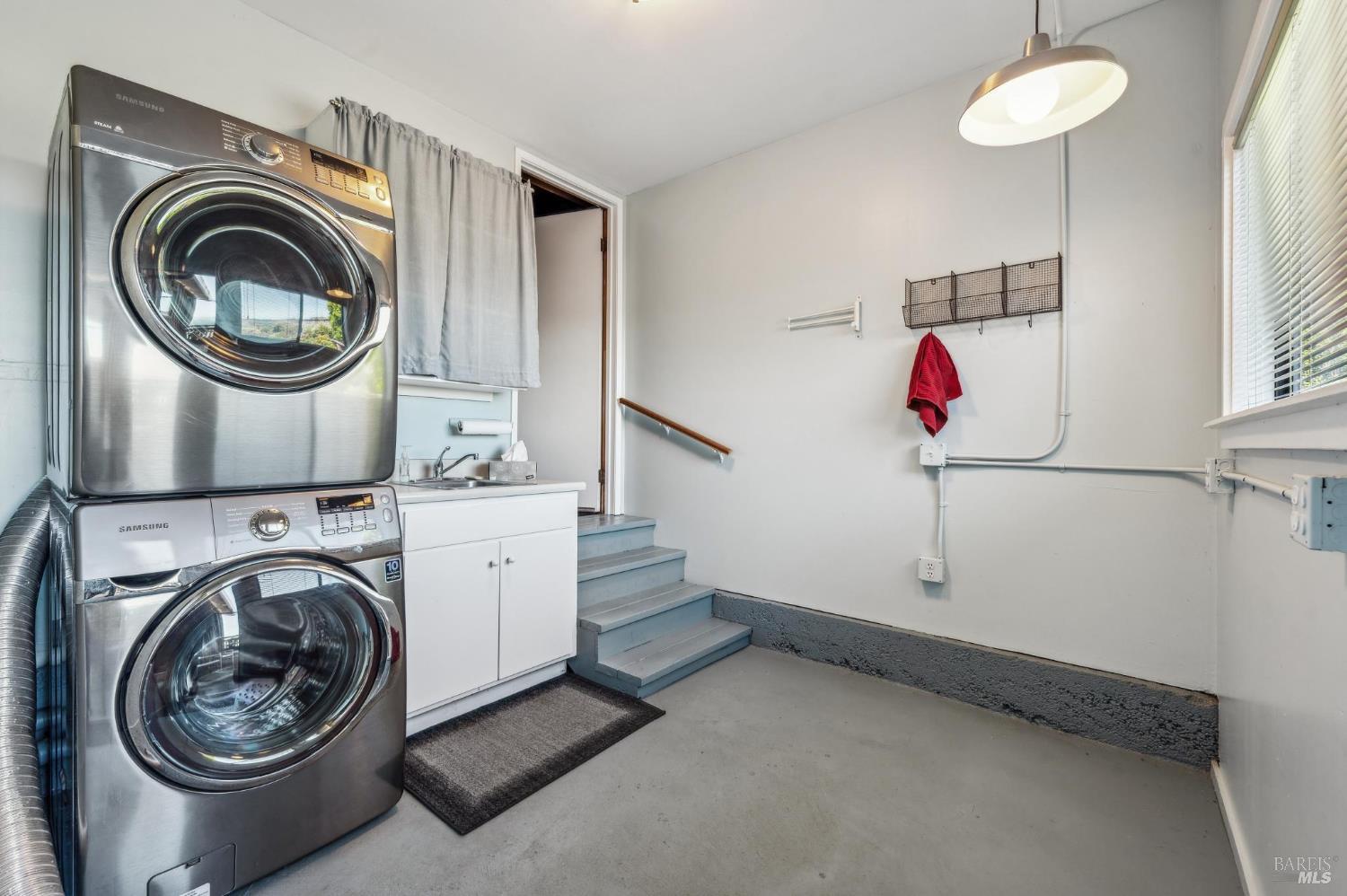 Detail Gallery Image 39 of 52 For 71 Crescente Ave, Bolinas,  CA 94924 - 3 Beds | 2 Baths