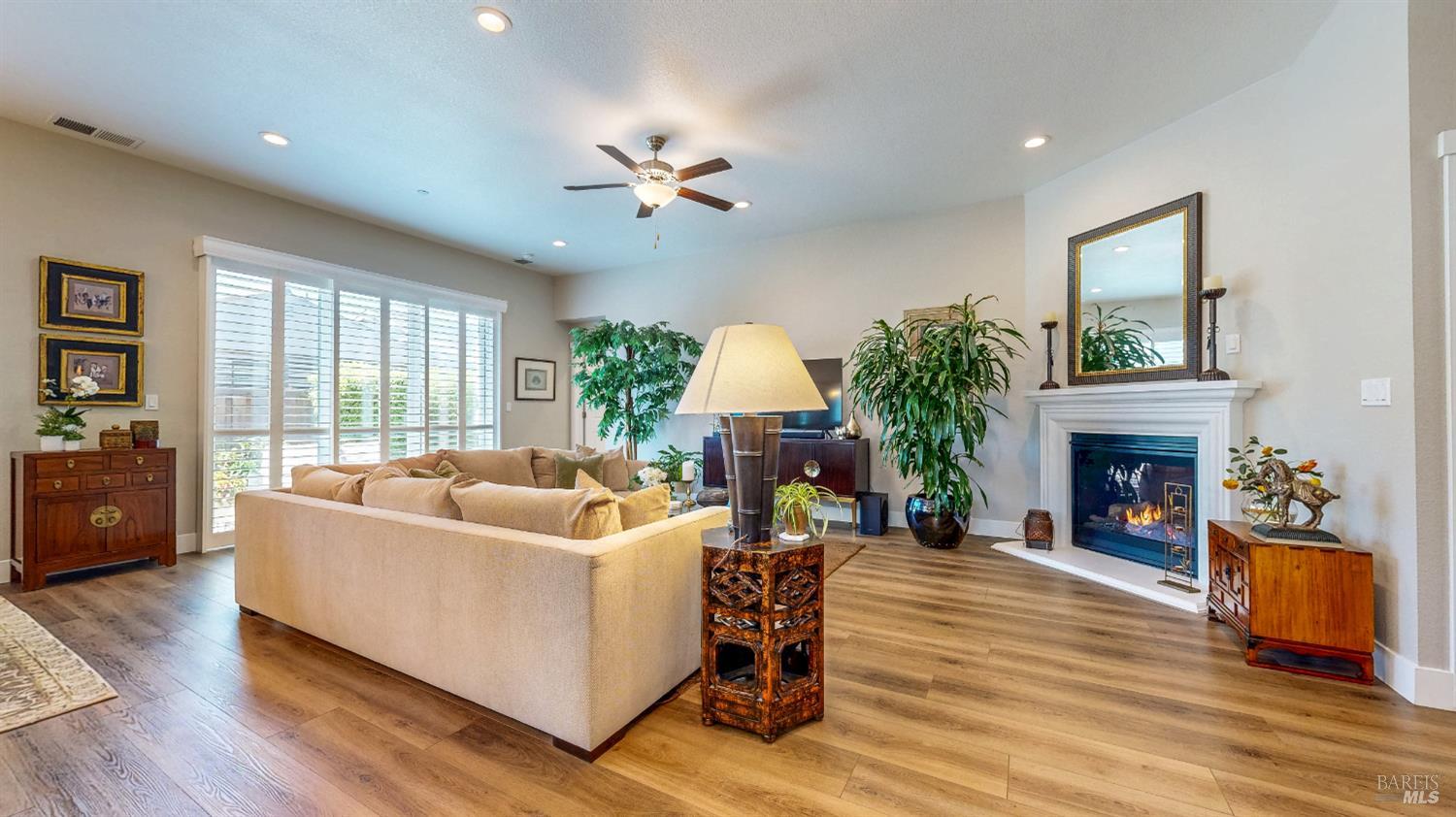 Detail Gallery Image 10 of 49 For 1431 Acorn Way, Windsor,  CA 95492 - 2 Beds | 2 Baths
