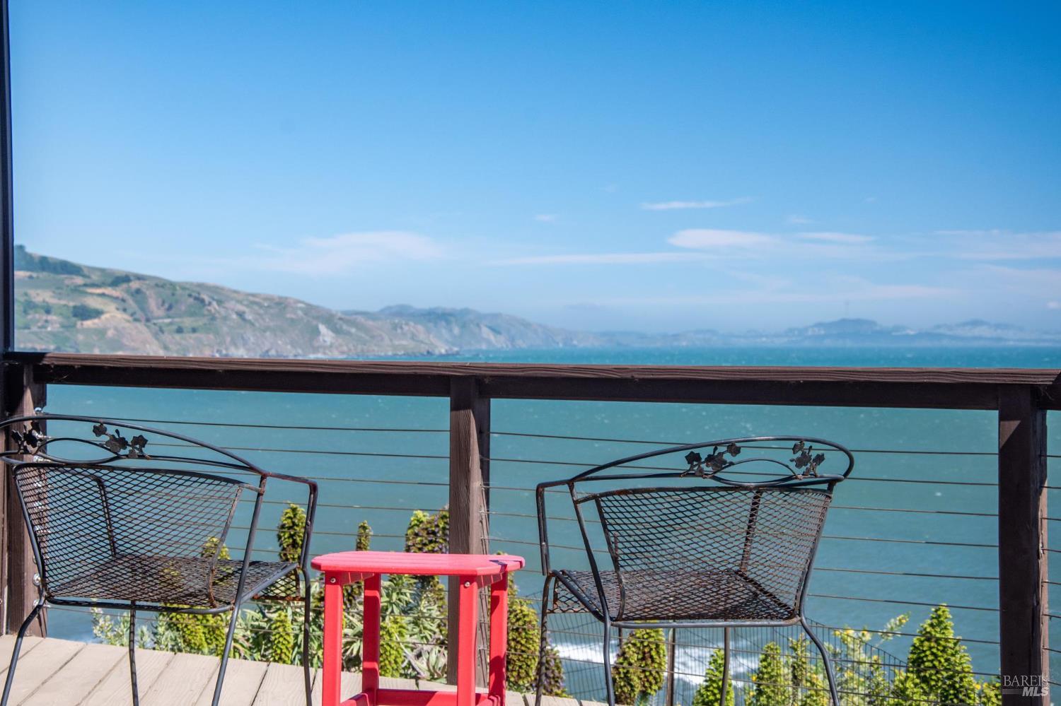 Detail Gallery Image 4 of 52 For 71 Crescente Ave, Bolinas,  CA 94924 - 3 Beds | 2 Baths