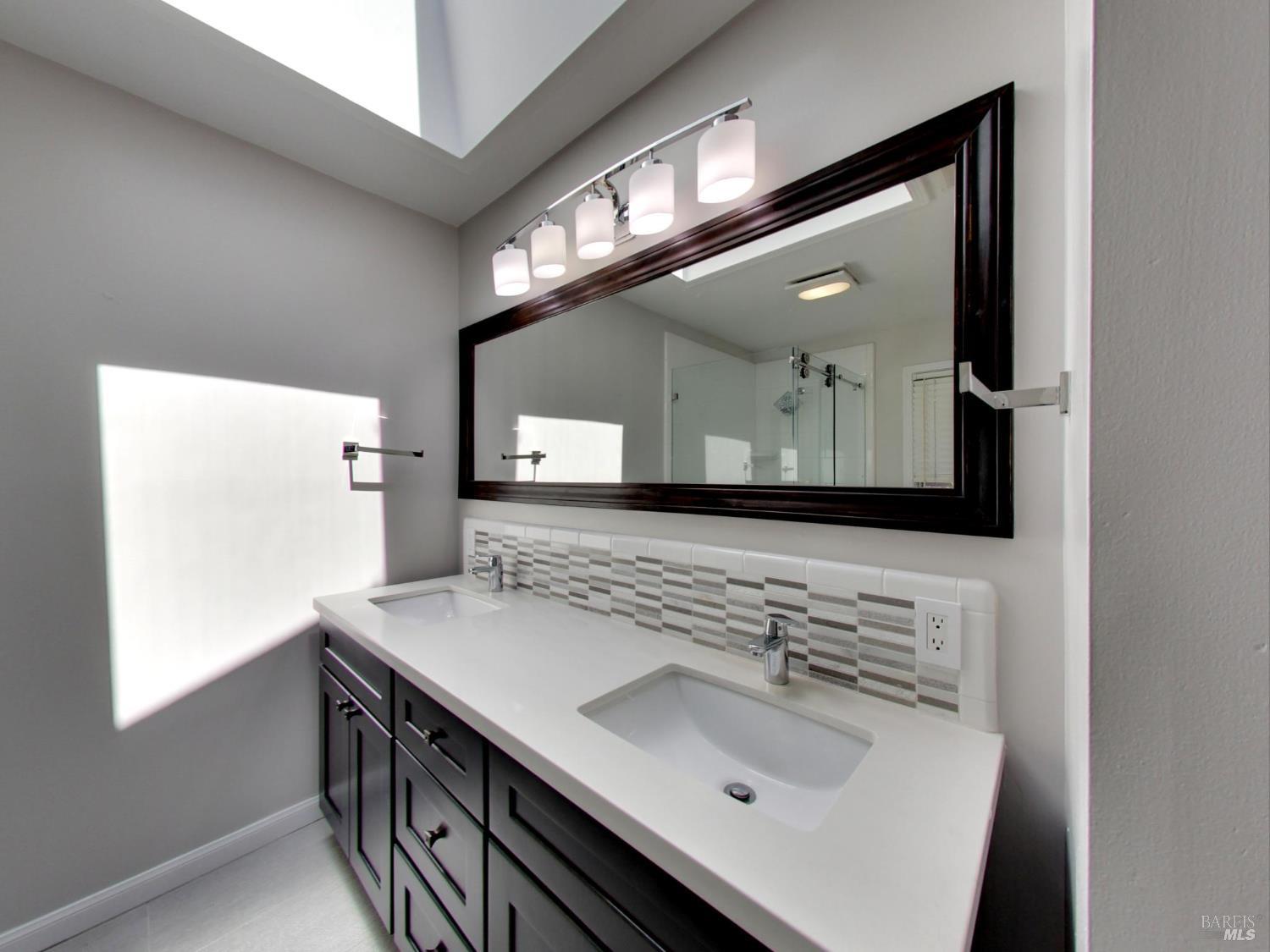 Detail Gallery Image 16 of 36 For 19 Dartmouth Dr, Larkspur,  CA 94939 - 3 Beds | 2 Baths