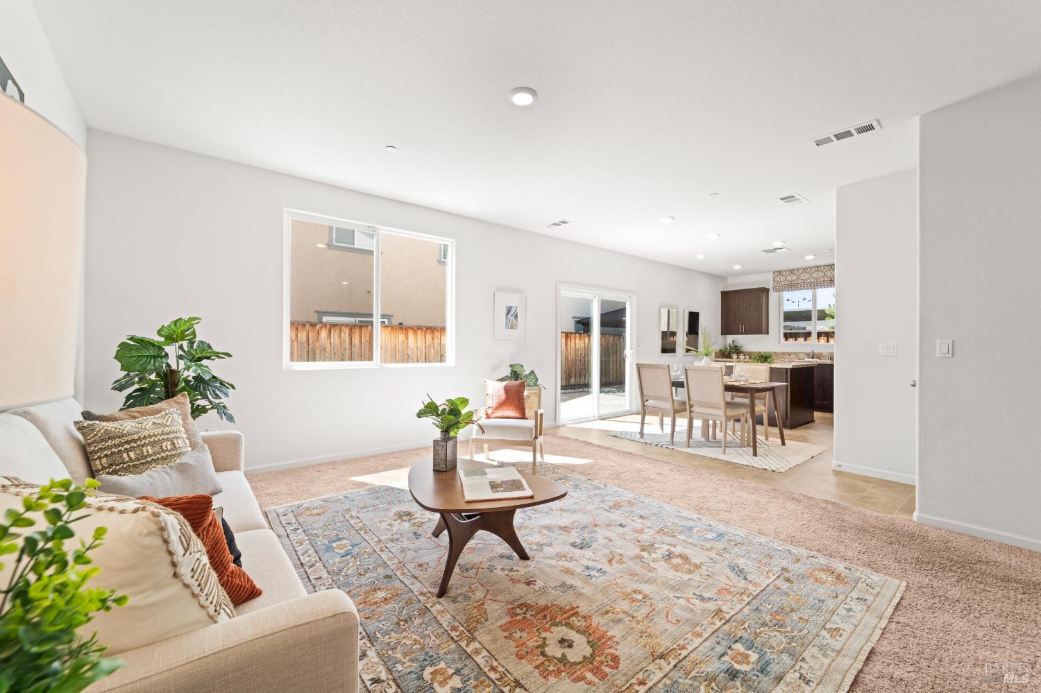 Detail Gallery Image 10 of 42 For 1365 Melvin Jordan Ln, Fairfield,  CA 94533 - 4 Beds | 2/1 Baths
