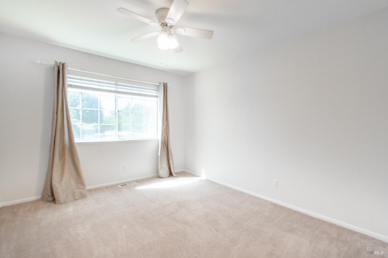 Detail Gallery Image 19 of 40 For 250 Carpenter Ct, Dixon,  CA 95620 - 5 Beds | 2/1 Baths