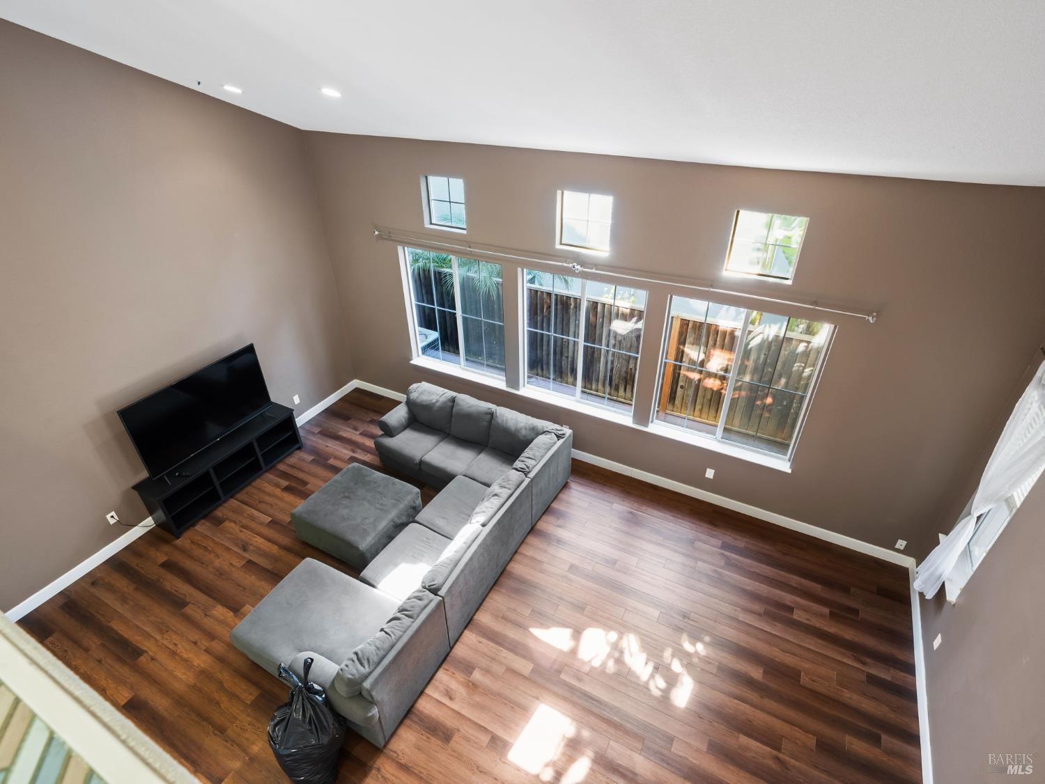 Detail Gallery Image 24 of 72 For 630 Purple Martin Dr, Vacaville,  CA 95687 - 5 Beds | 3/1 Baths