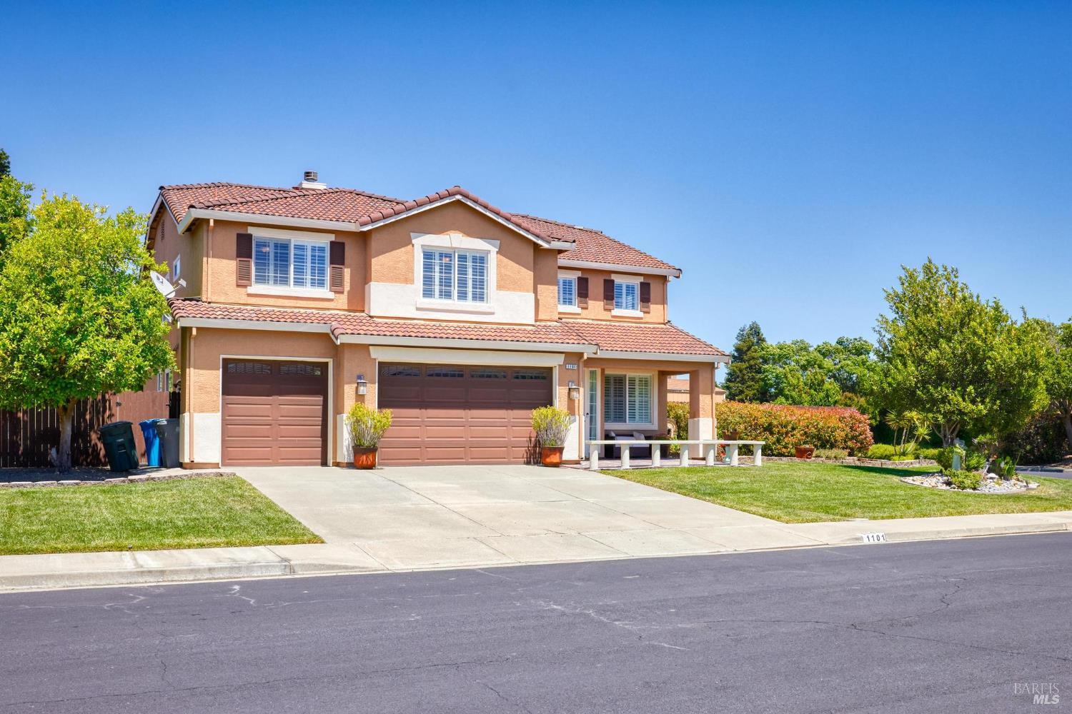 Detail Gallery Image 6 of 64 For 1101 Wildplum Ct, Vacaville,  CA 95687 - 6 Beds | 3 Baths