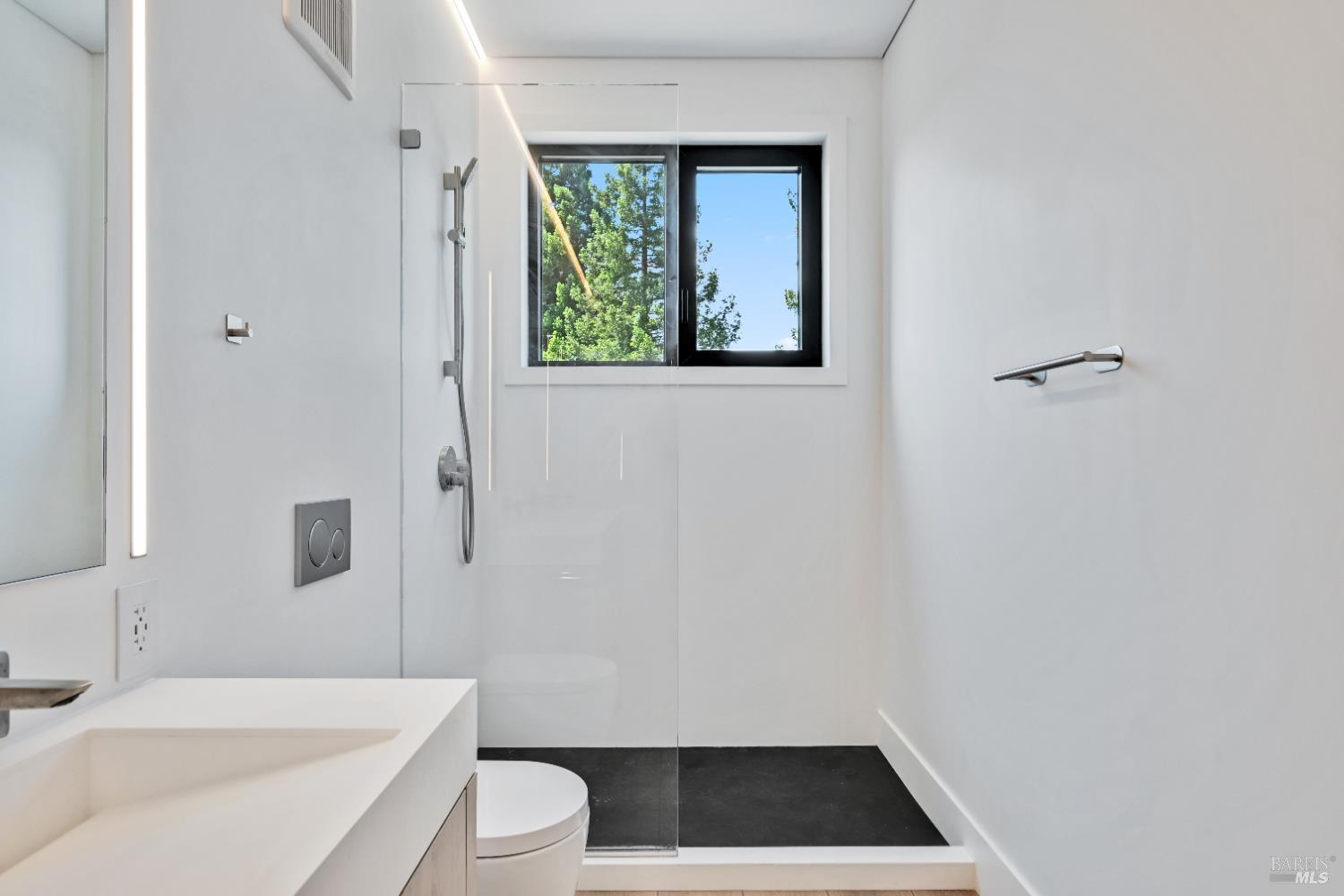 Detail Gallery Image 55 of 56 For 3720 Stanhope Ct, Santa Rosa,  CA 95404 - 5 Beds | 3/1 Baths