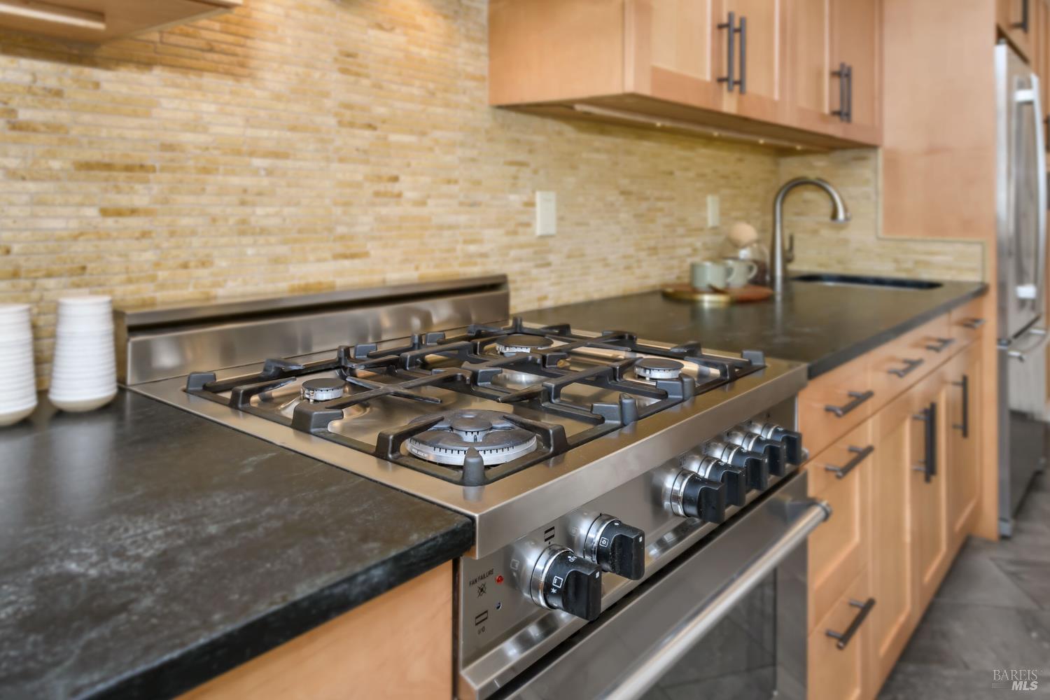 Detail Gallery Image 46 of 50 For 1721 Northstar Dr, Petaluma,  CA 94954 - 3 Beds | 2/1 Baths