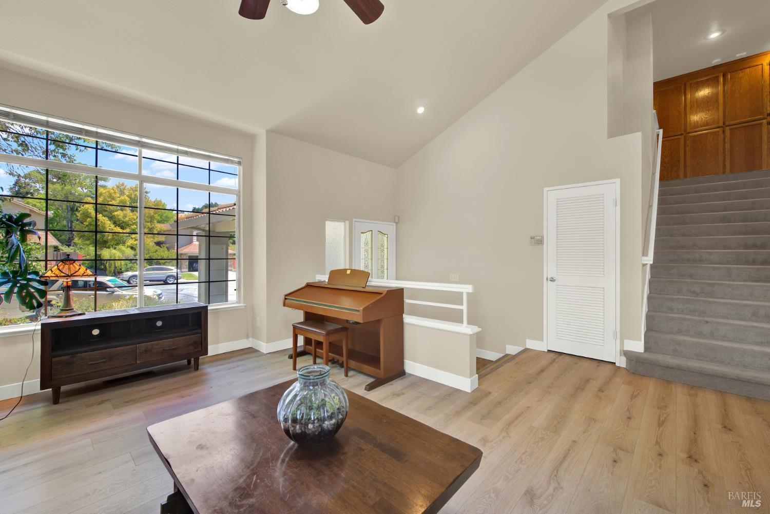 Detail Gallery Image 14 of 80 For 3327 Colonial Ct, Fairfield,  CA 94534 - 4 Beds | 3 Baths