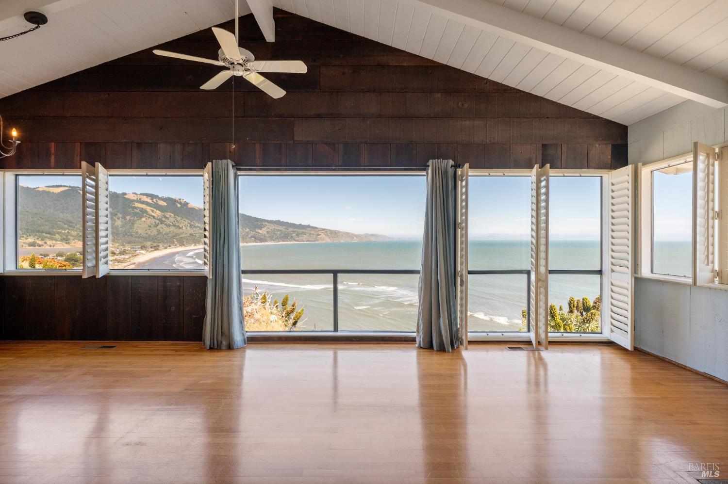 Detail Gallery Image 17 of 52 For 71 Crescente Ave, Bolinas,  CA 94924 - 3 Beds | 2 Baths