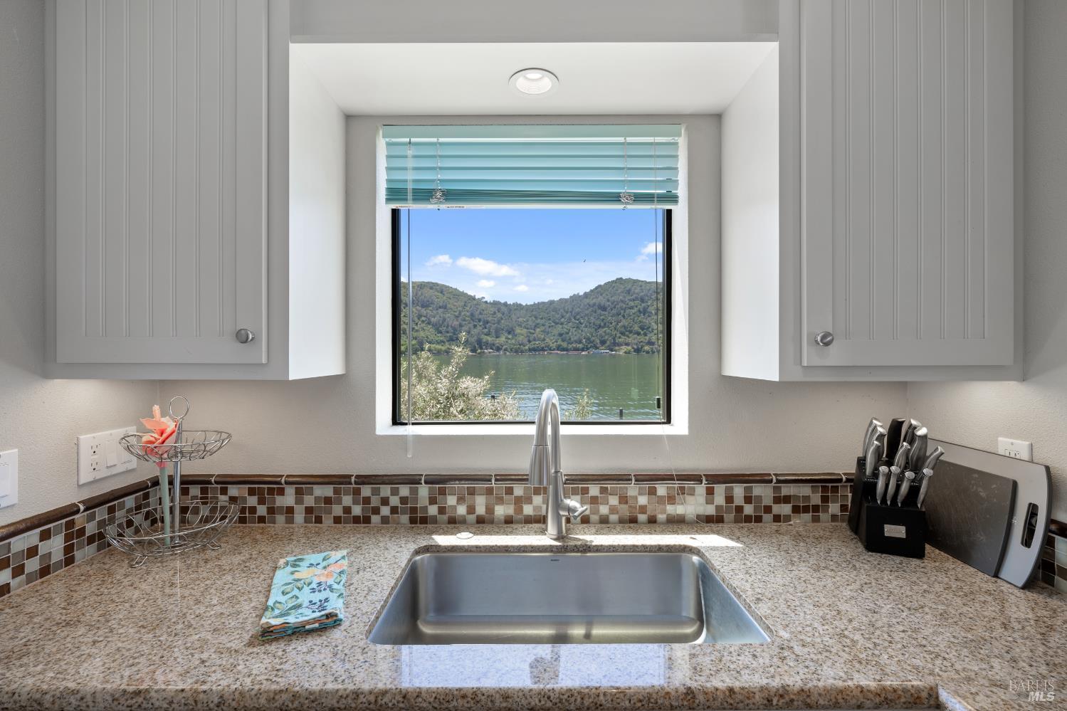 Detail Gallery Image 14 of 68 For 2998 Willow Rd, Kelseyville,  CA 95451 - 2 Beds | 2 Baths
