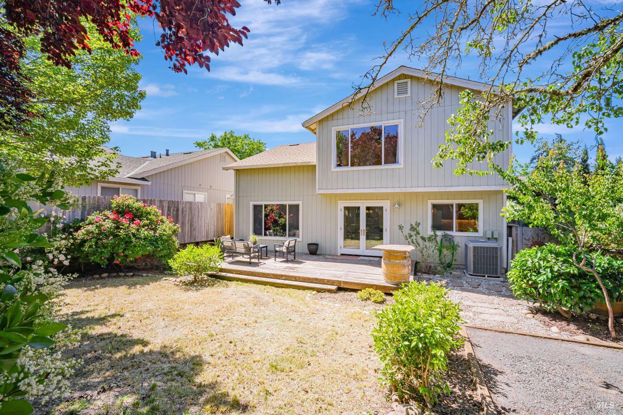 Detail Gallery Image 37 of 44 For 119 Philip Dr, Healdsburg,  CA 95448 - 4 Beds | 2/1 Baths