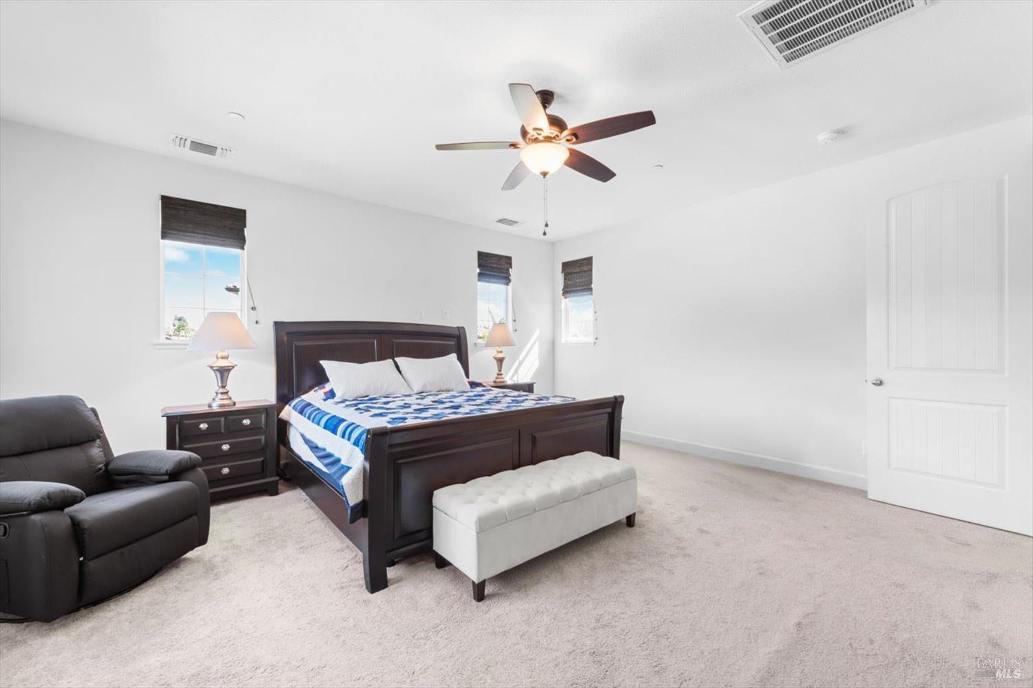 Detail Gallery Image 36 of 66 For 4012 Jade Crest Hill Way, Vacaville,  CA 95688 - 6 Beds | 4/1 Baths
