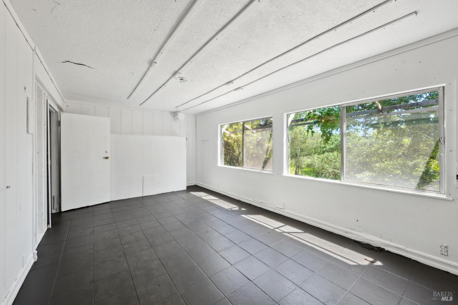 Detail Gallery Image 14 of 27 For 605 Cavedale Rd, Sonoma,  CA 95476 - – Beds | – Baths