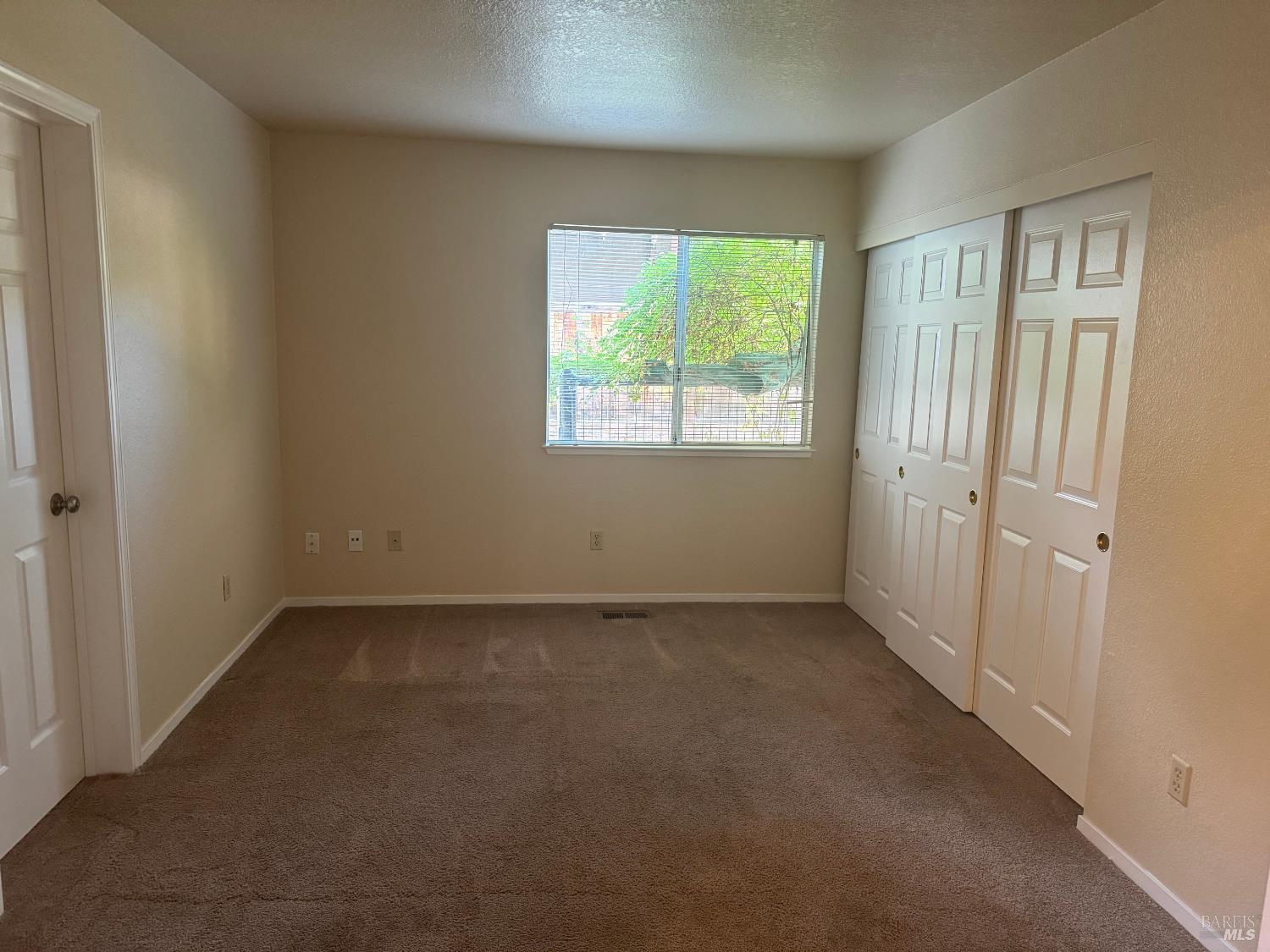 Detail Gallery Image 10 of 11 For 1868 Kolob Dr, Fairfield,  CA 94534 - 5 Beds | 3 Baths