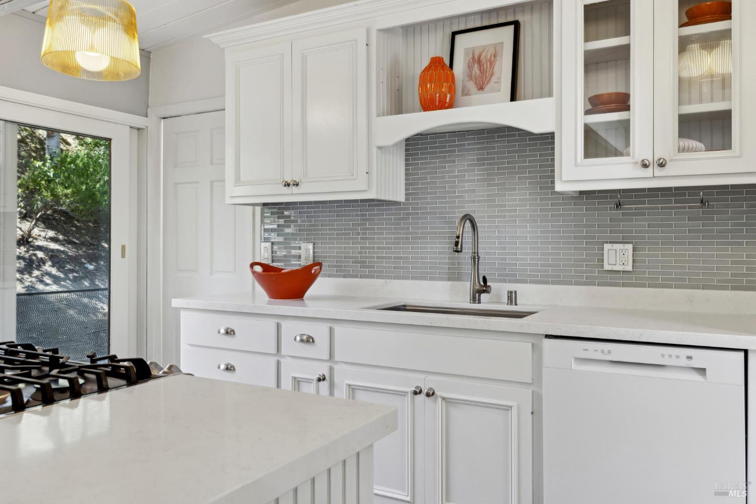 Detail Gallery Image 27 of 52 For 100 De La Guerra Rd, San Rafael,  CA 94903 - 4 Beds | 2 Baths