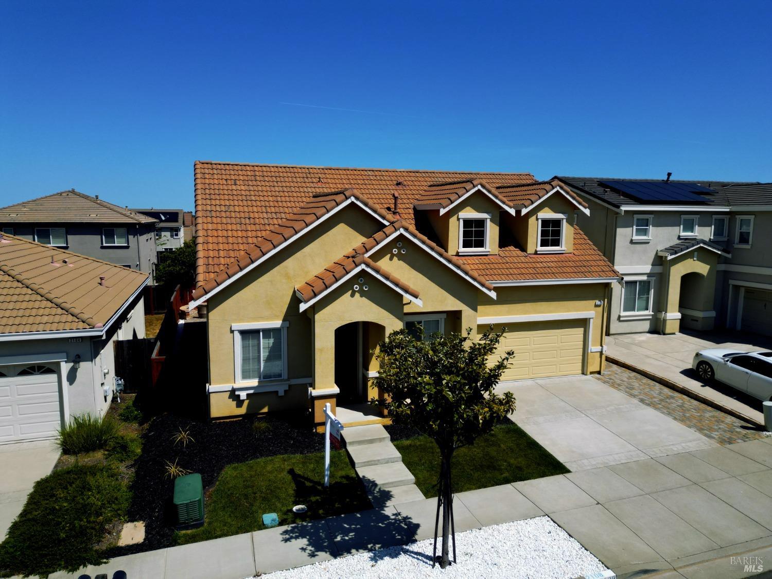Detail Gallery Image 9 of 64 For 2108 Westphalian Dr, Fairfield,  CA 94534 - 5 Beds | 3 Baths
