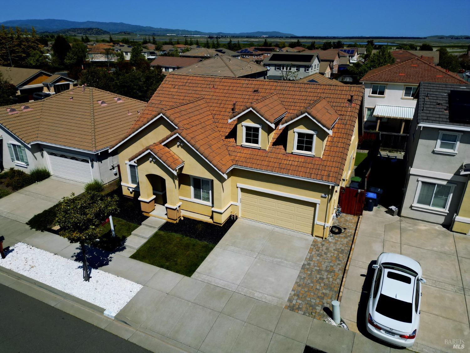 Detail Gallery Image 15 of 64 For 2108 Westphalian Dr, Fairfield,  CA 94534 - 5 Beds | 3 Baths