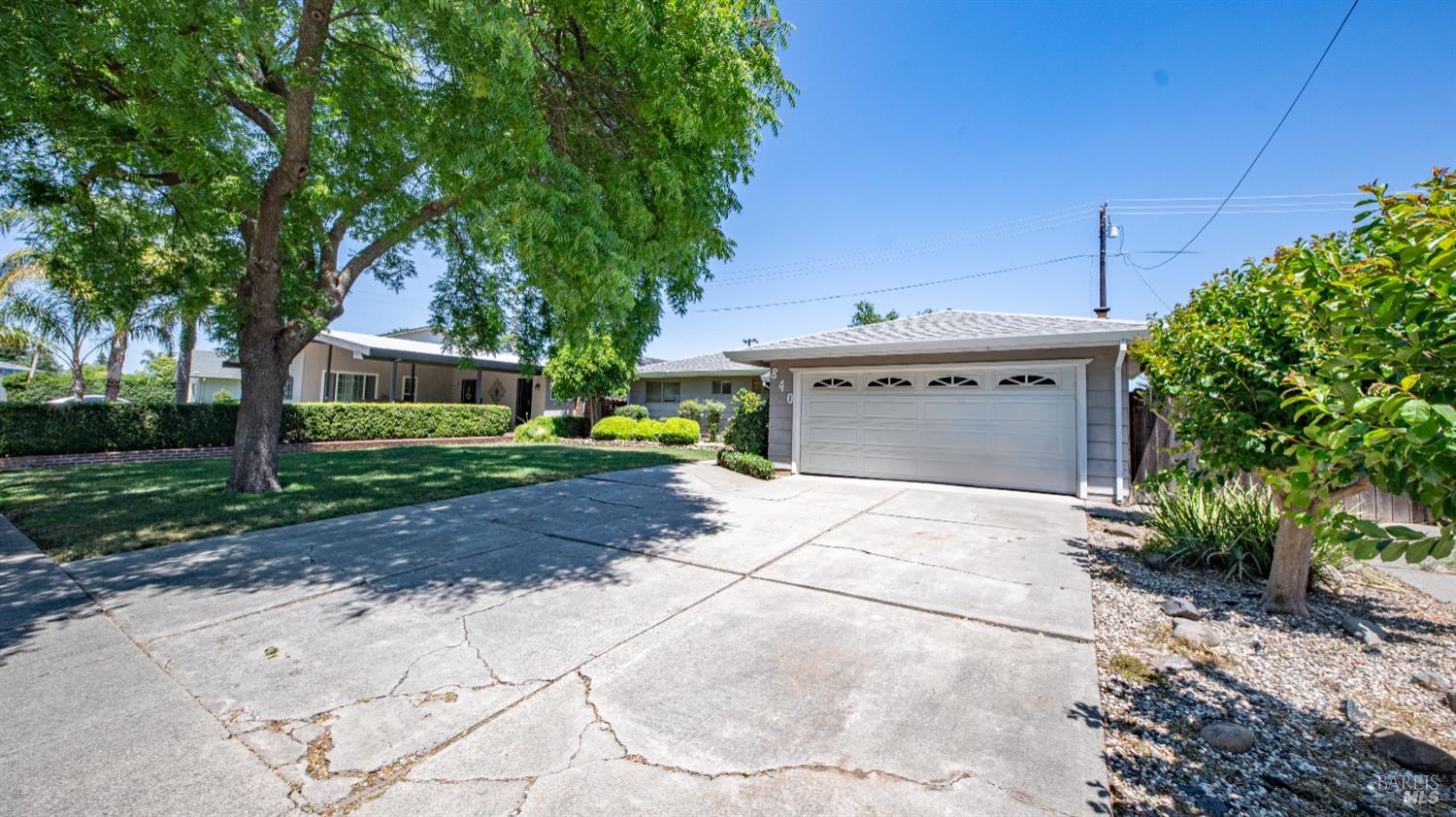 Detail Gallery Image 2 of 33 For 840 Newgate Way, Dixon,  CA 95620 - 3 Beds | 2 Baths