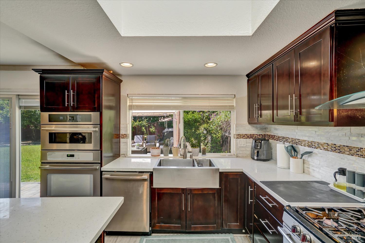 Detail Gallery Image 11 of 48 For 683 Chardonnay Dr, Fremont,  CA 94539 - 4 Beds | 3 Baths
