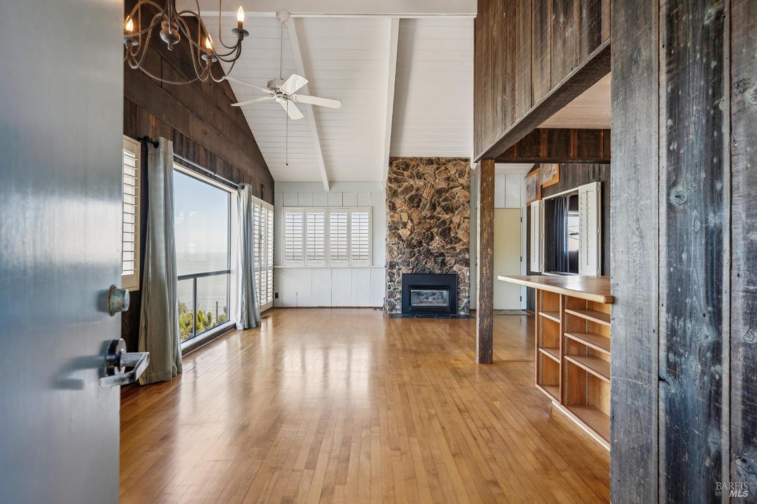 Detail Gallery Image 11 of 52 For 71 Crescente Ave, Bolinas,  CA 94924 - 3 Beds | 2 Baths