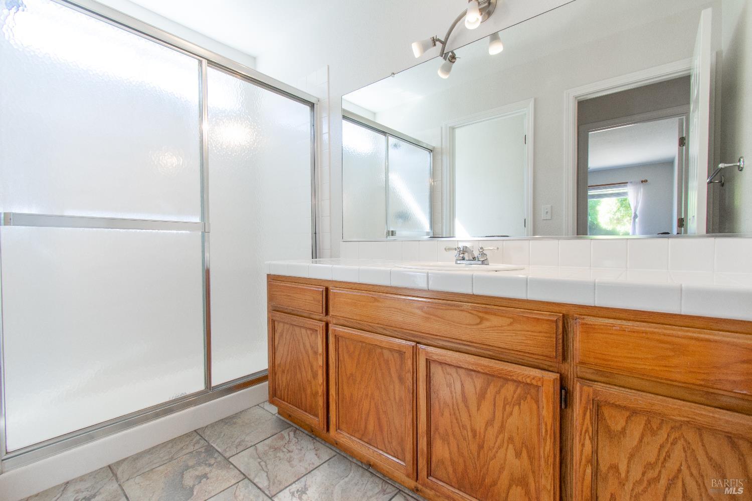 Detail Gallery Image 16 of 40 For 250 Carpenter Ct, Dixon,  CA 95620 - 5 Beds | 2/1 Baths